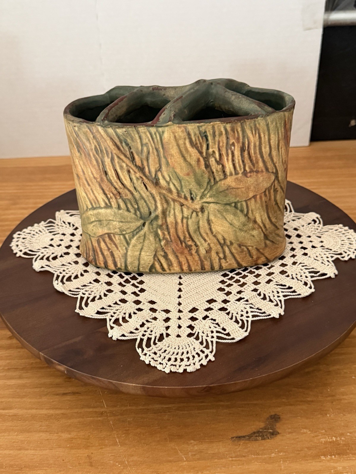 Weller Pottery Woodcraft Three Fox in A Log Planter, 1920s, Nice Condition