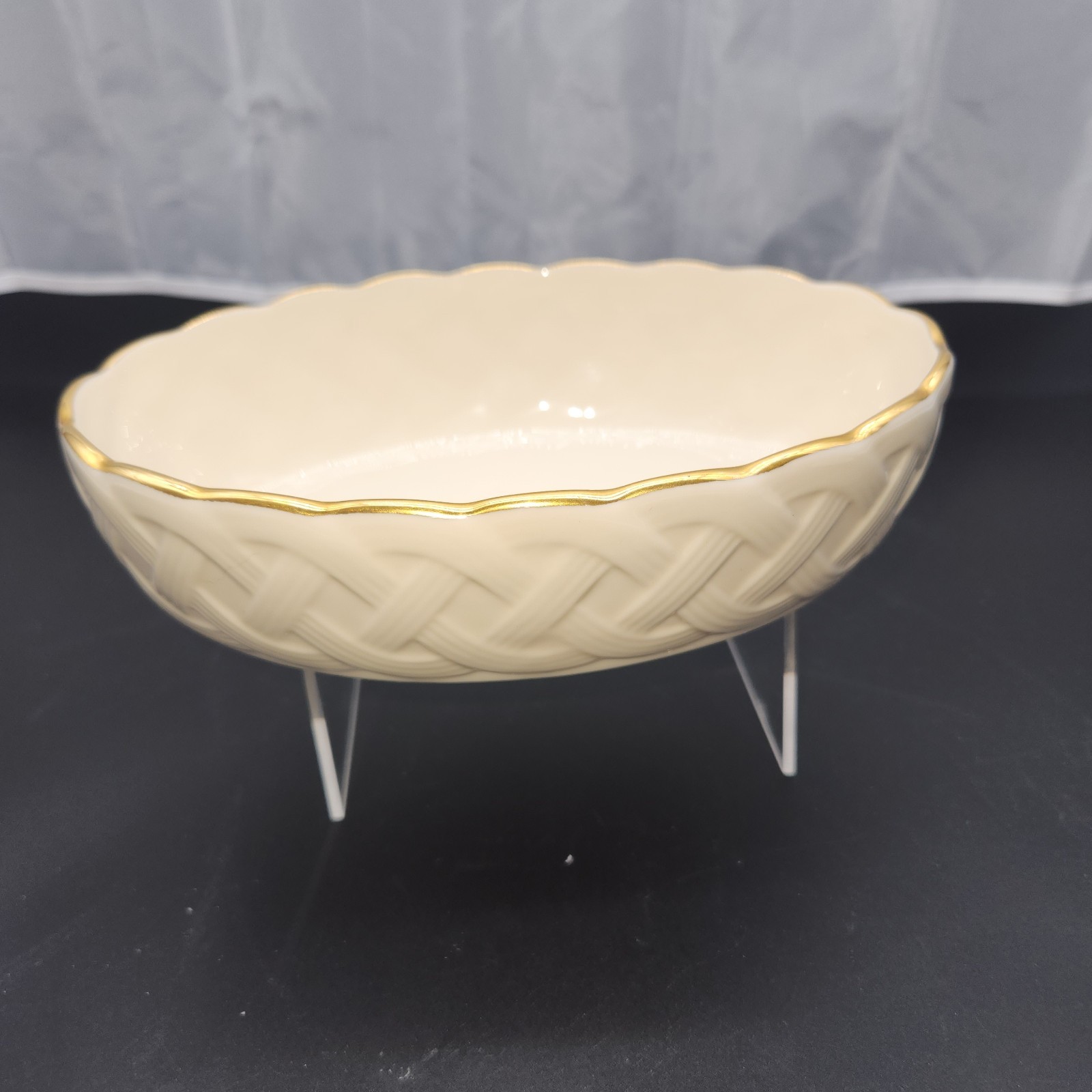 Lenox Ivory/24K Gold Trim Basket Weave Lattice Oval Server Dish – USA – 8″L