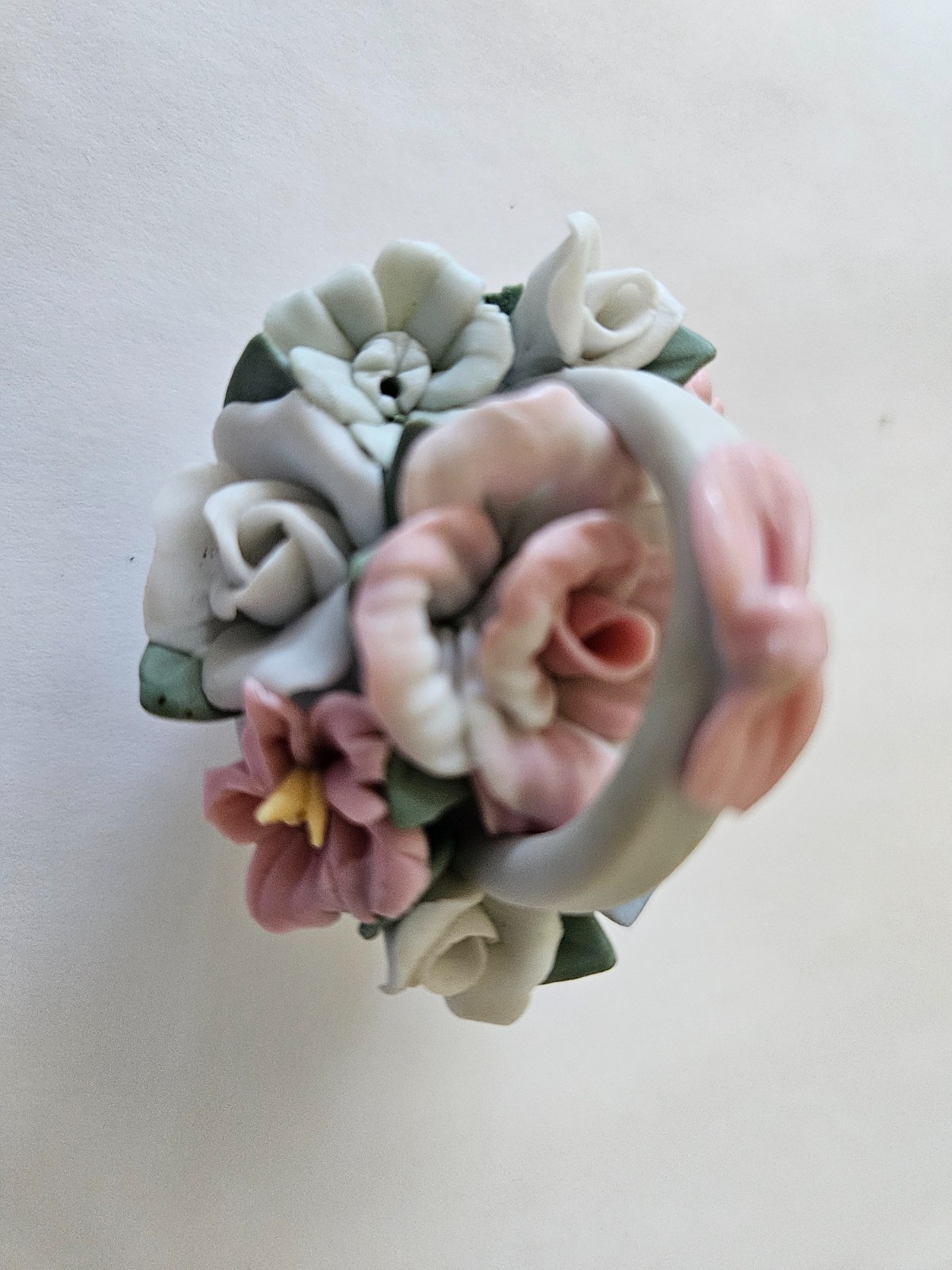 VTG SMALL PORCELAIN CERAMIC FLOWER BASKET 2.75″ TALL