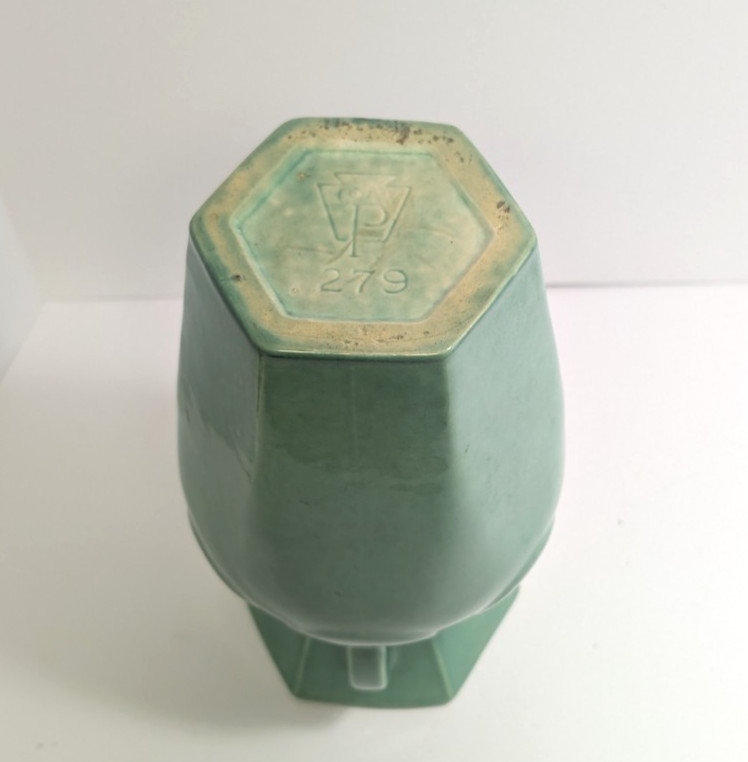 Rare 1930s Pfaltzgraff Art Deco Green Dual Handled Vase Shape 279 Keystone Mark