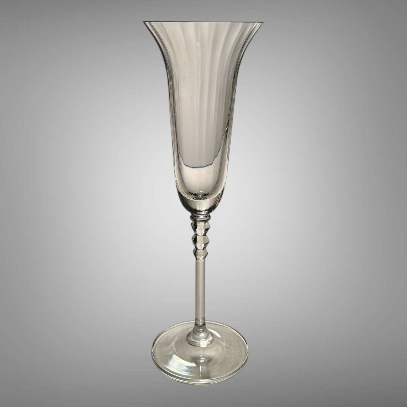 Set Of 5 Mikasa FLAIR Fluted Champagne 9 1/8″ Tall
