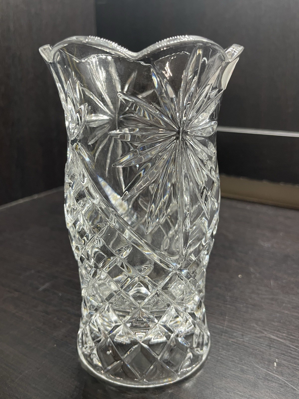 Teleflora 6.5″ Tall, 24% Lead Crystal Pineapple Design Flower Vase – Made in USA