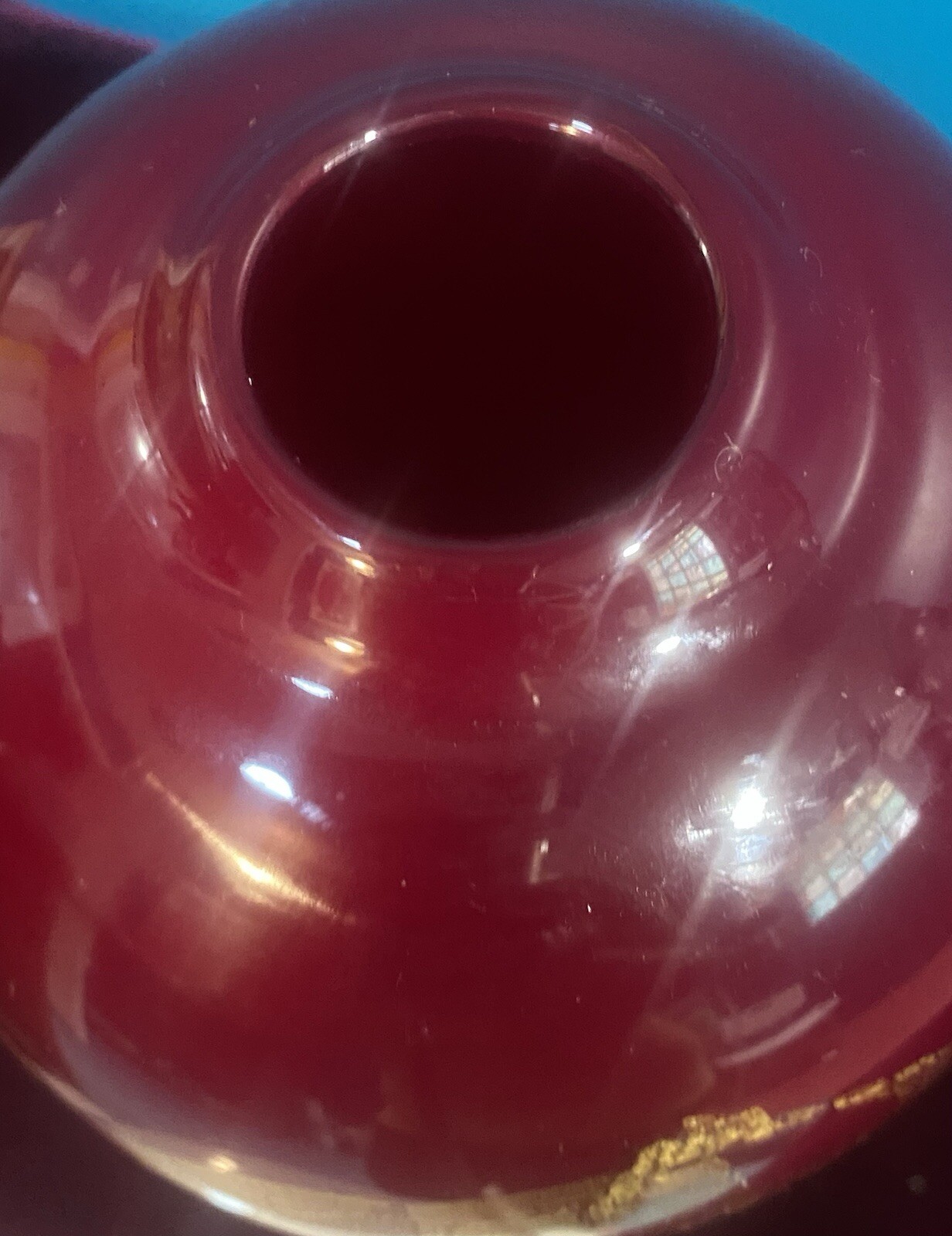 DONALD CARLSON SIGNED Art Glass VASE Hand-blown Cherry Red Gold 7.5″ Urn EUC