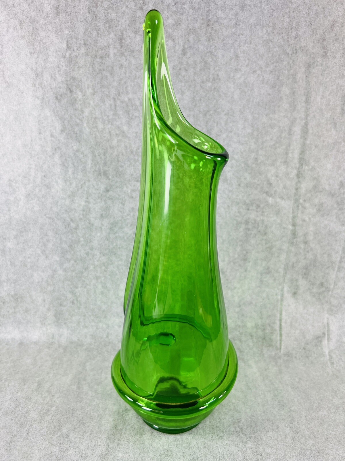 #229 Kanawha Rare Green Glass Uranium Mint Condition swung threaded gorgeous