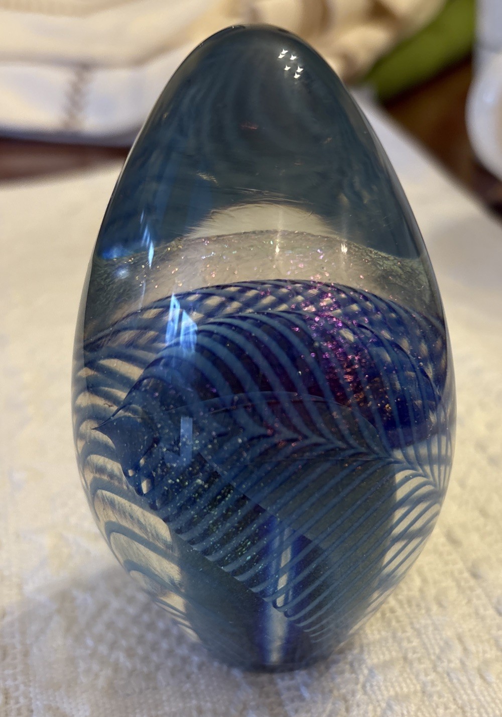 Robert Eickholt 1993 Dichroic Glass Paperweight Blue Signed Feathers 4” Egg