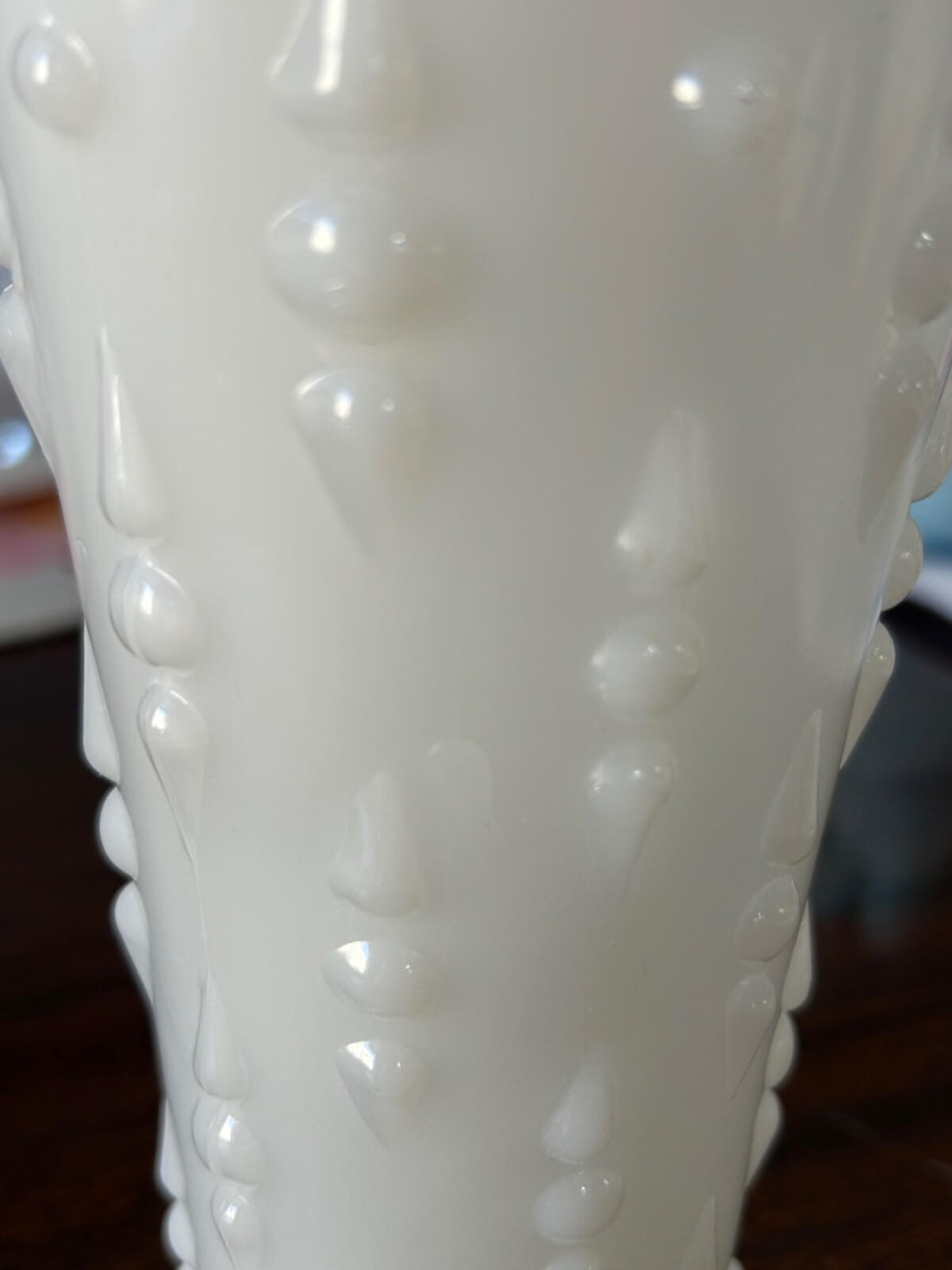 Vintage Anchor Hocking Milk Glass Vase Dots & Arrow Approx 7” Scalloped Edge