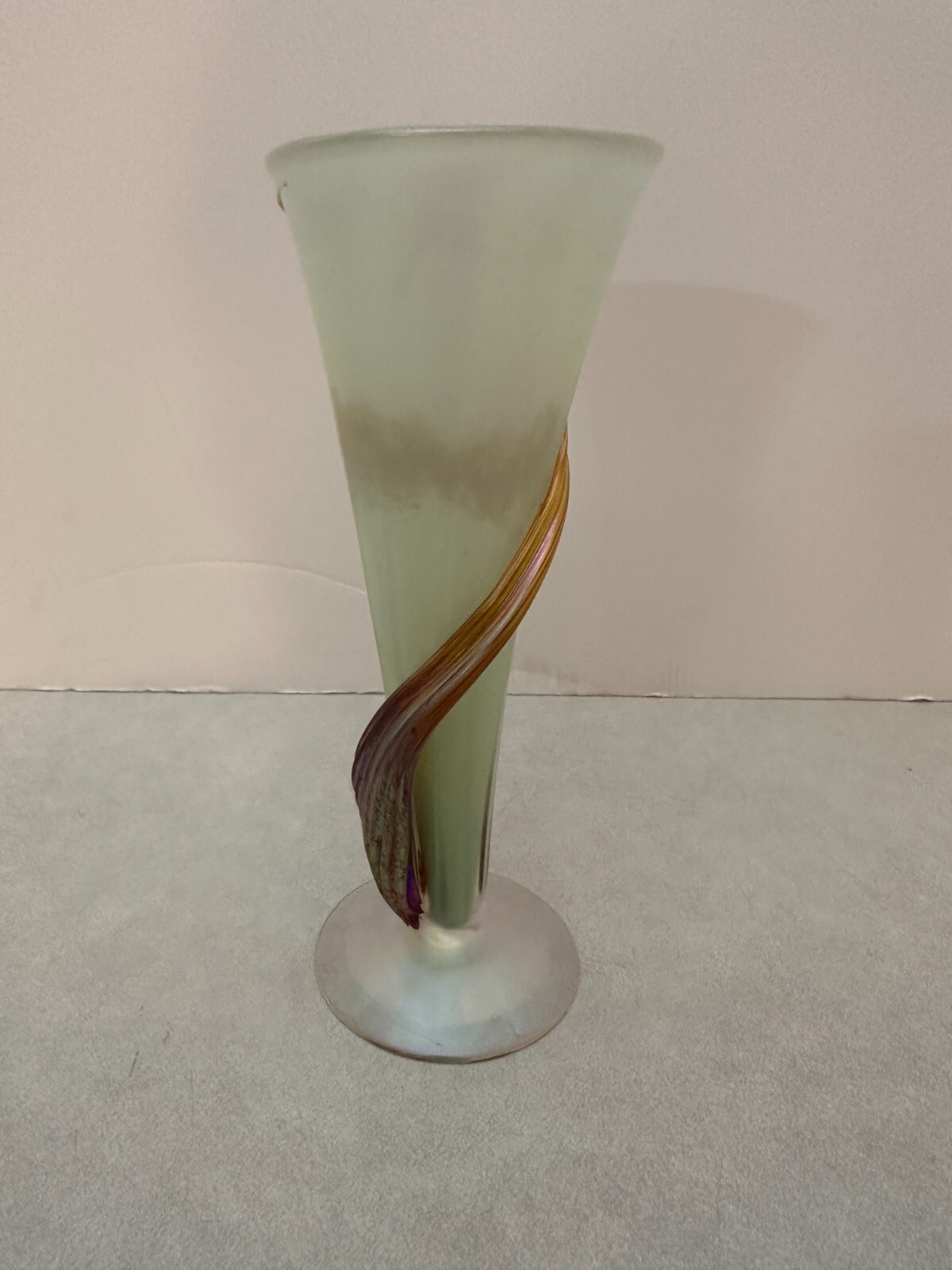 2001 Zellique Studios – Signed Vase – 8″ Tall – Light Green