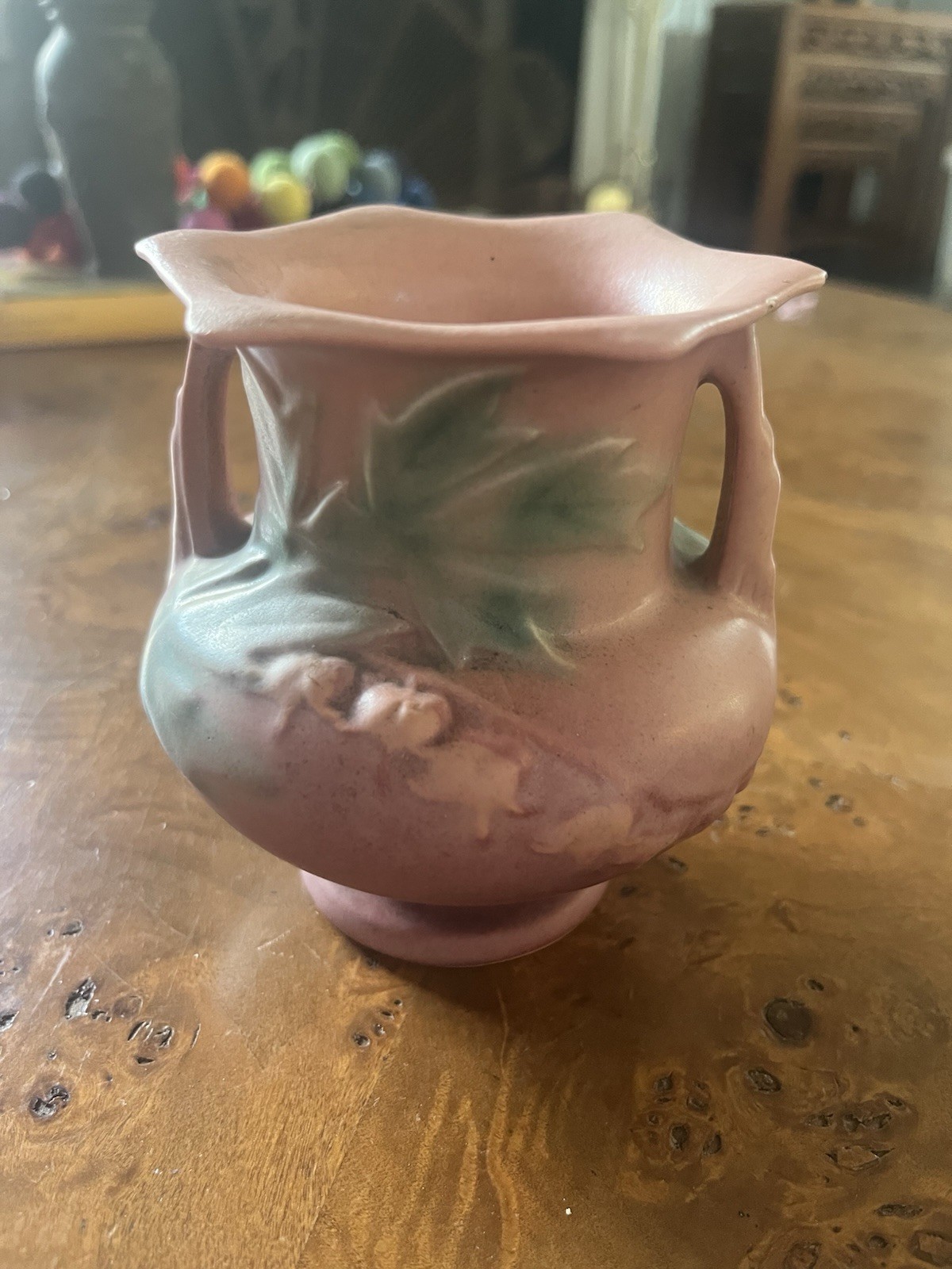 Roseville Bleeding Heart Pink 1940 Vintage Art Pottery Ceramic Vase 138-4 4.5”H