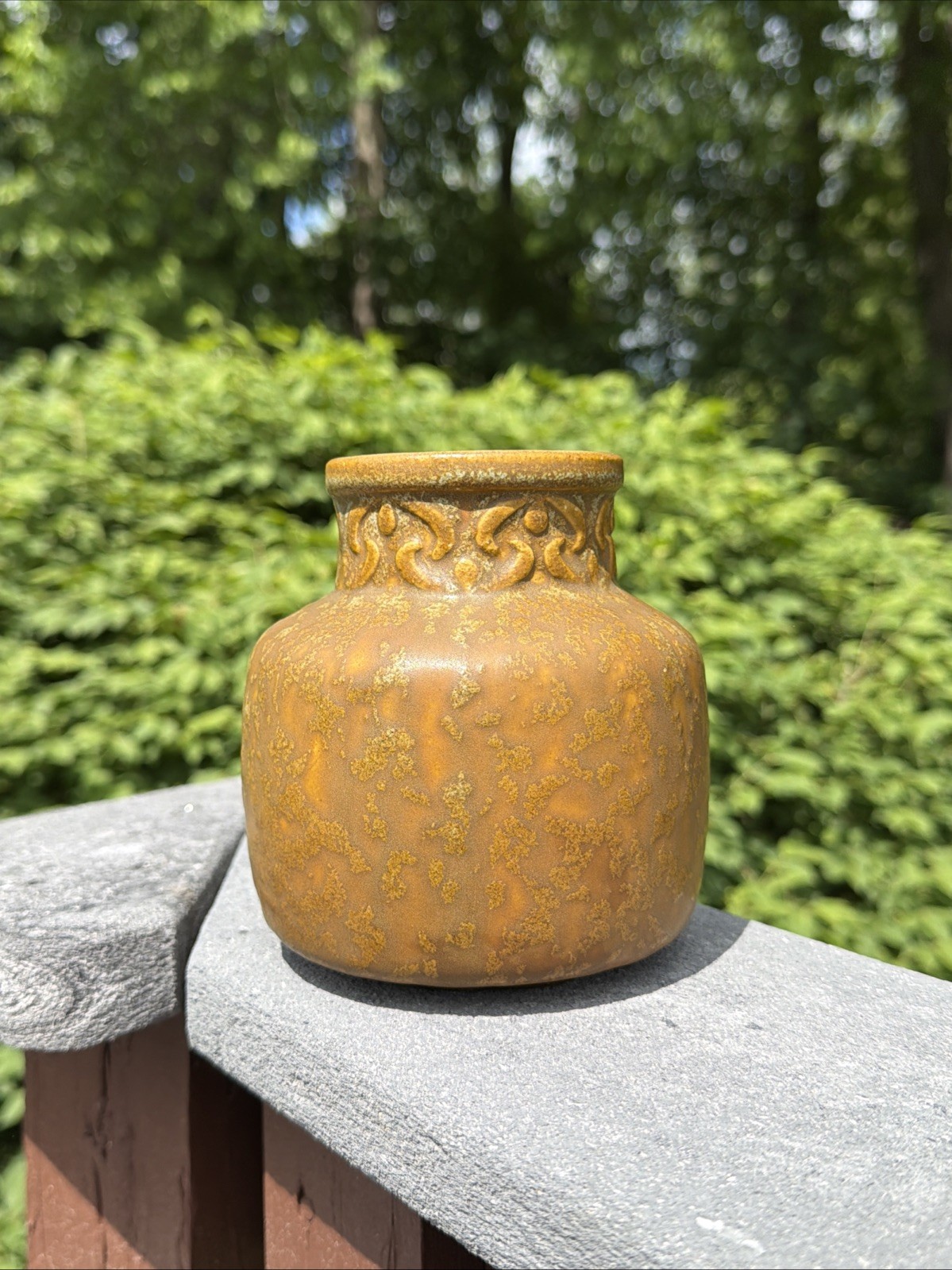 EARLY VAN BRIGGLE ARTS & CRAFTS POTTERY VASE STYLIZED FLORAL PATTERN c.1908