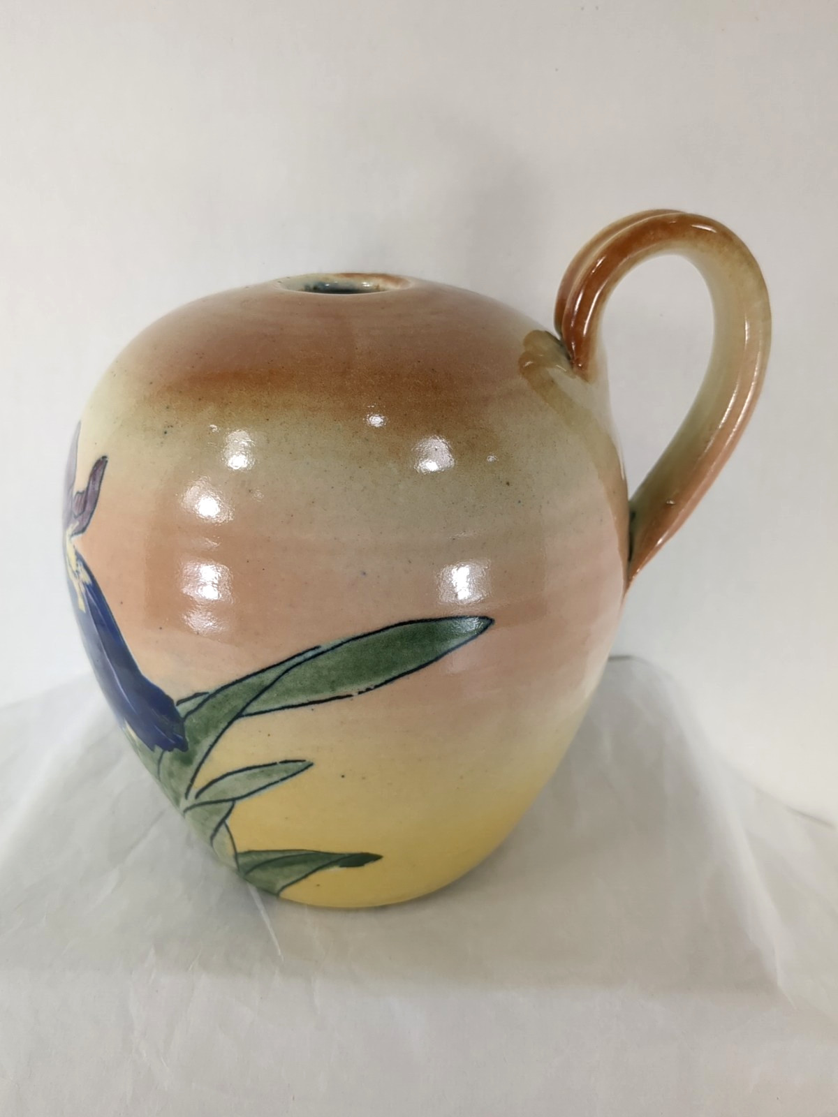 Santa Barbara Ceramic Design 1979 Iris Vase Art Pottery Hand Painted 6.75″ Vtg