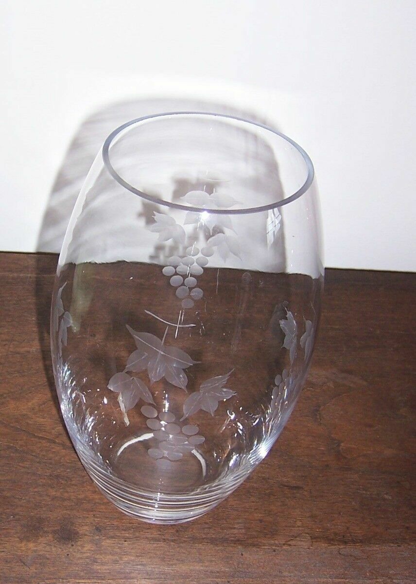 Large Clear Glass Vase – Wheel Cut Grape & Leaf Pattern – Ground Rim – Unmarked