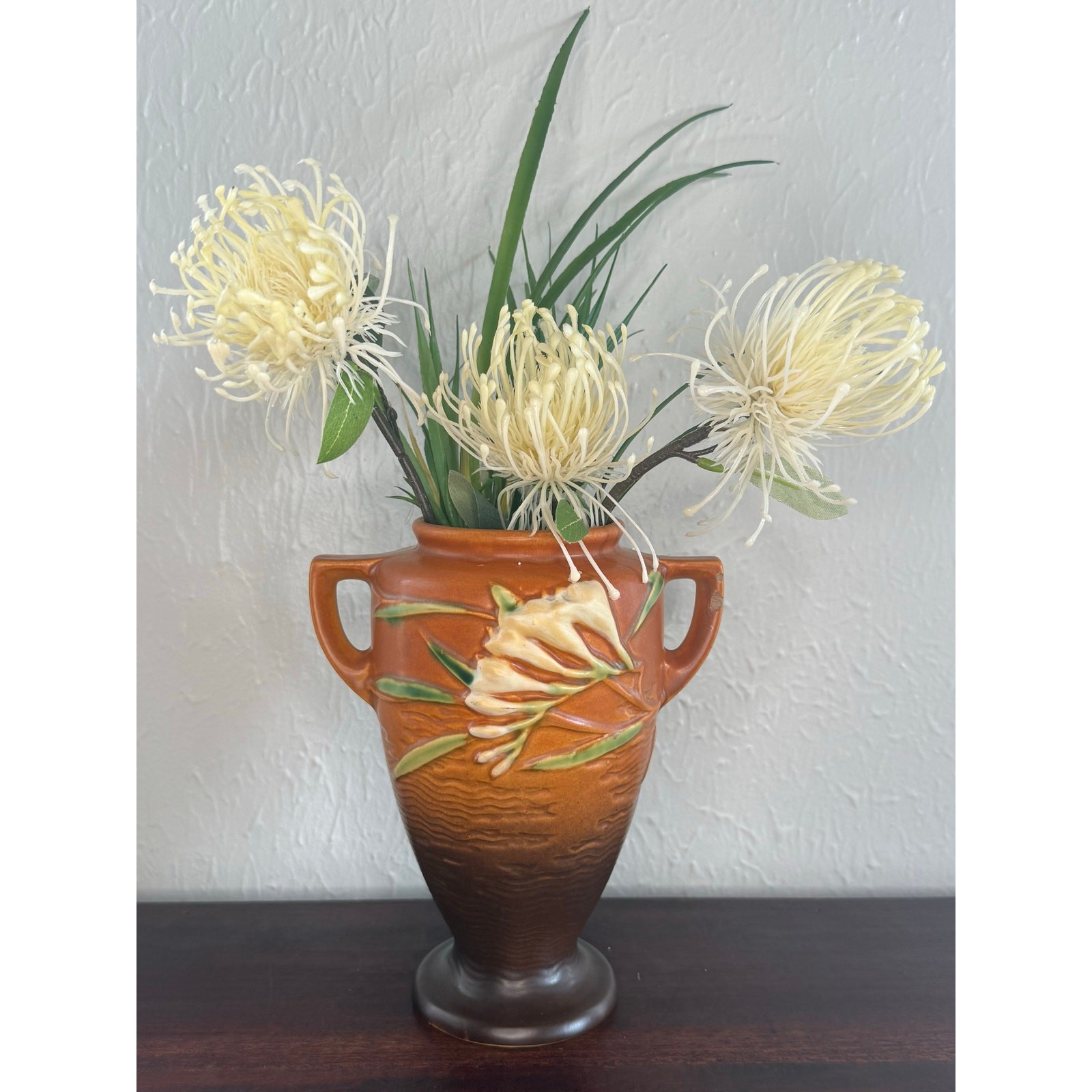 Roseville Pottery Freesia 121-8 Double Handled Vase Brown