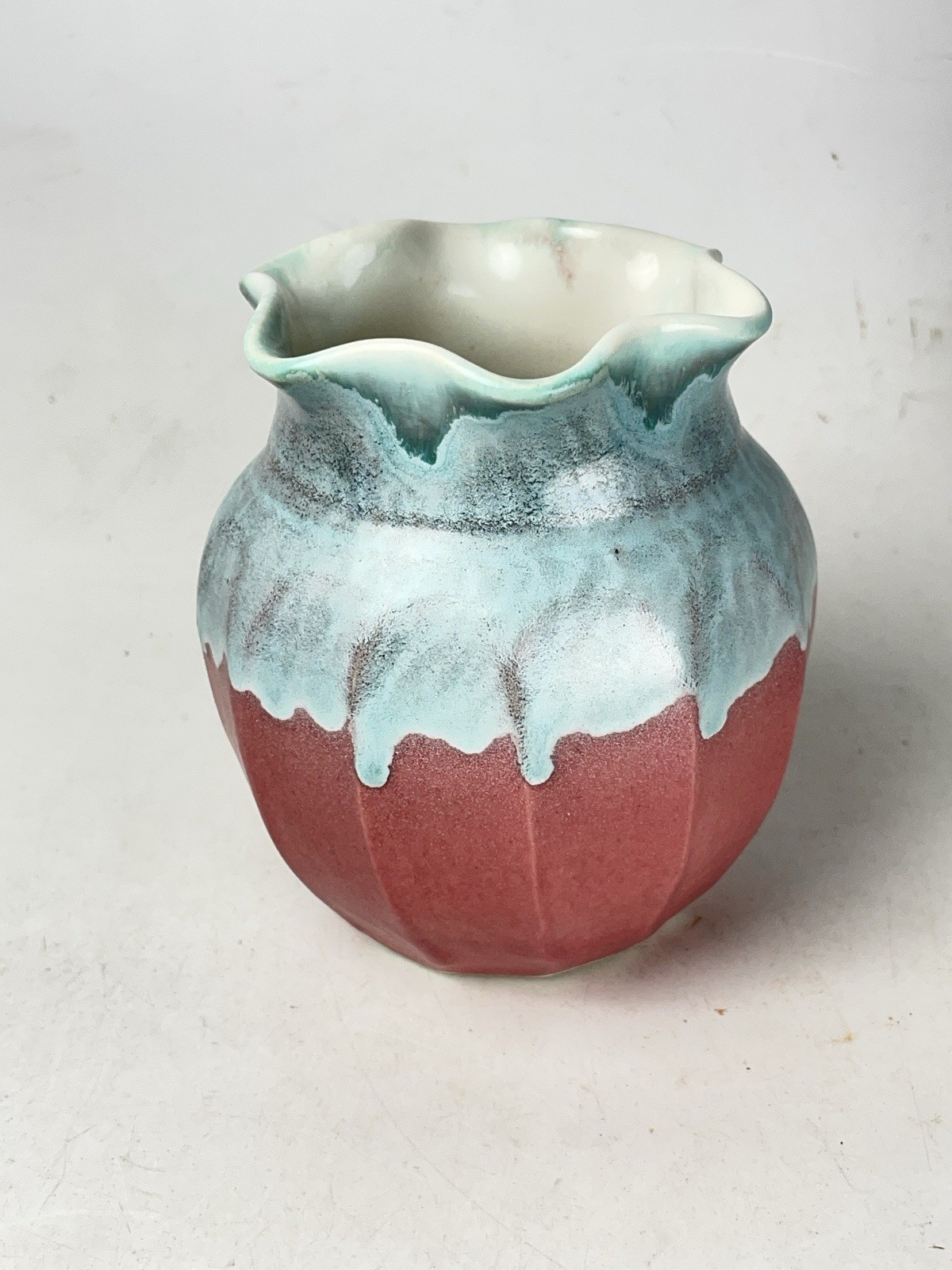 JK Dryden 4-3/8 Vase with Ruffled Edge Hot Springs, AR 2000 Pink Green Signed