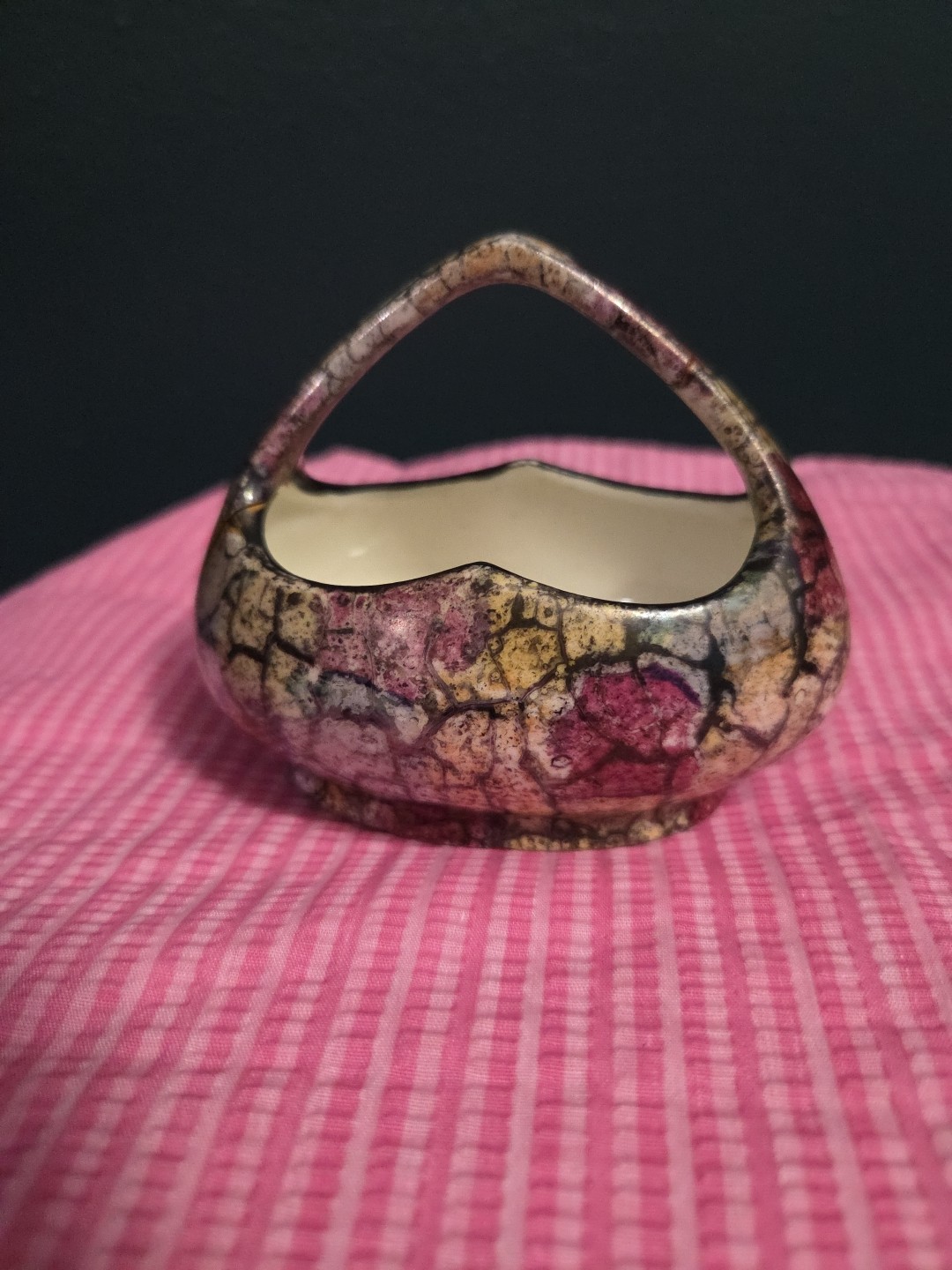 Coronet made in chechoslovakia. small basket. vintage. 4in w x 3.5in h