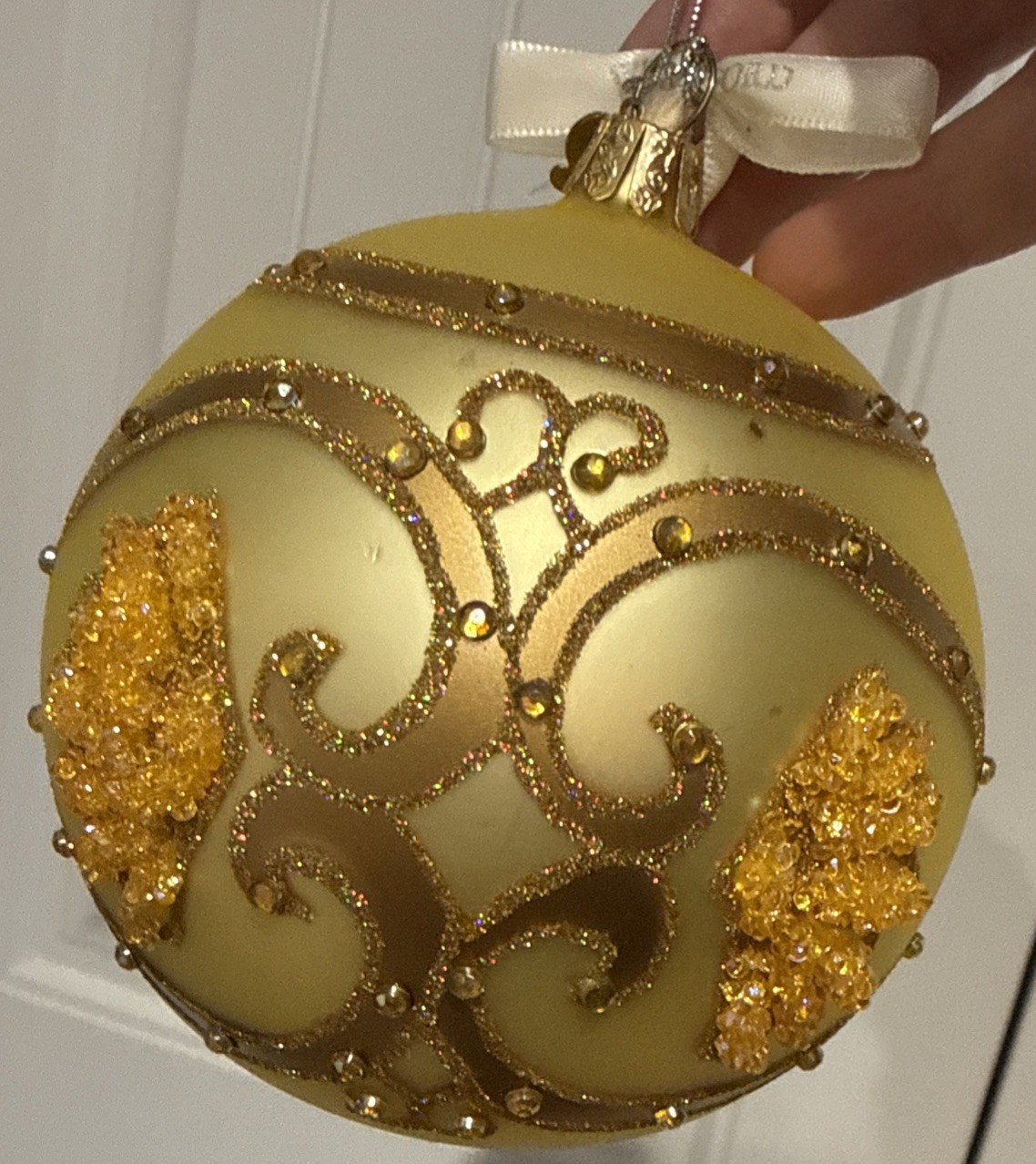 Waterford Holiday Heirlooms PAISLEY ICE BEAD Christmas Ornament 4” White/Gold
