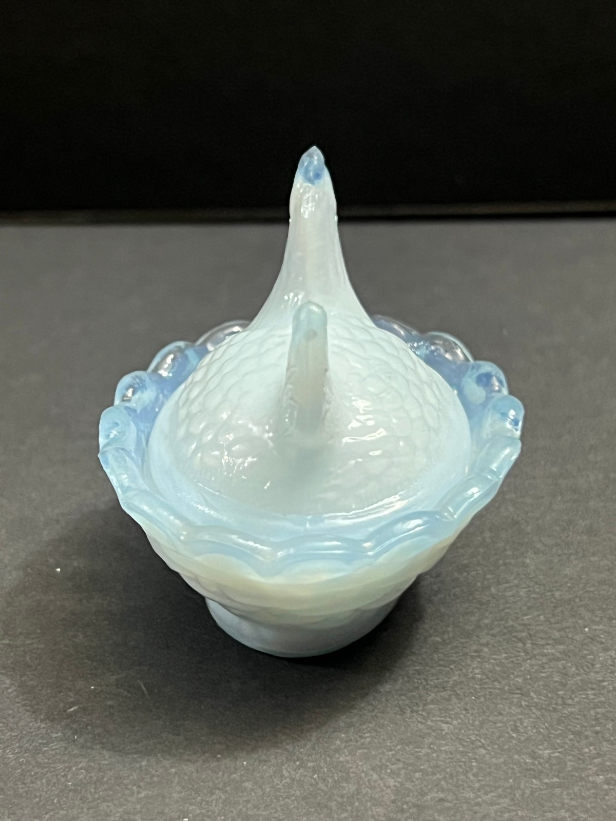Vintage Boyd Miniature Hen On Nest Chick Chicken Art Glass Blue Olympic White A