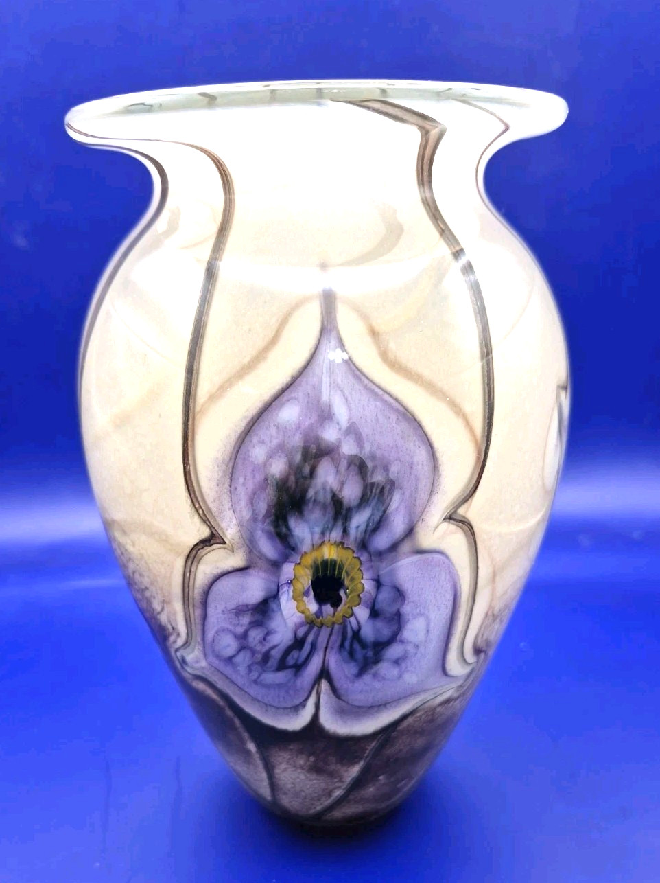 Robert Eickholt Studio Floral Art Glass Vase 7″ Tall 2004 Purple Brown VCLTI