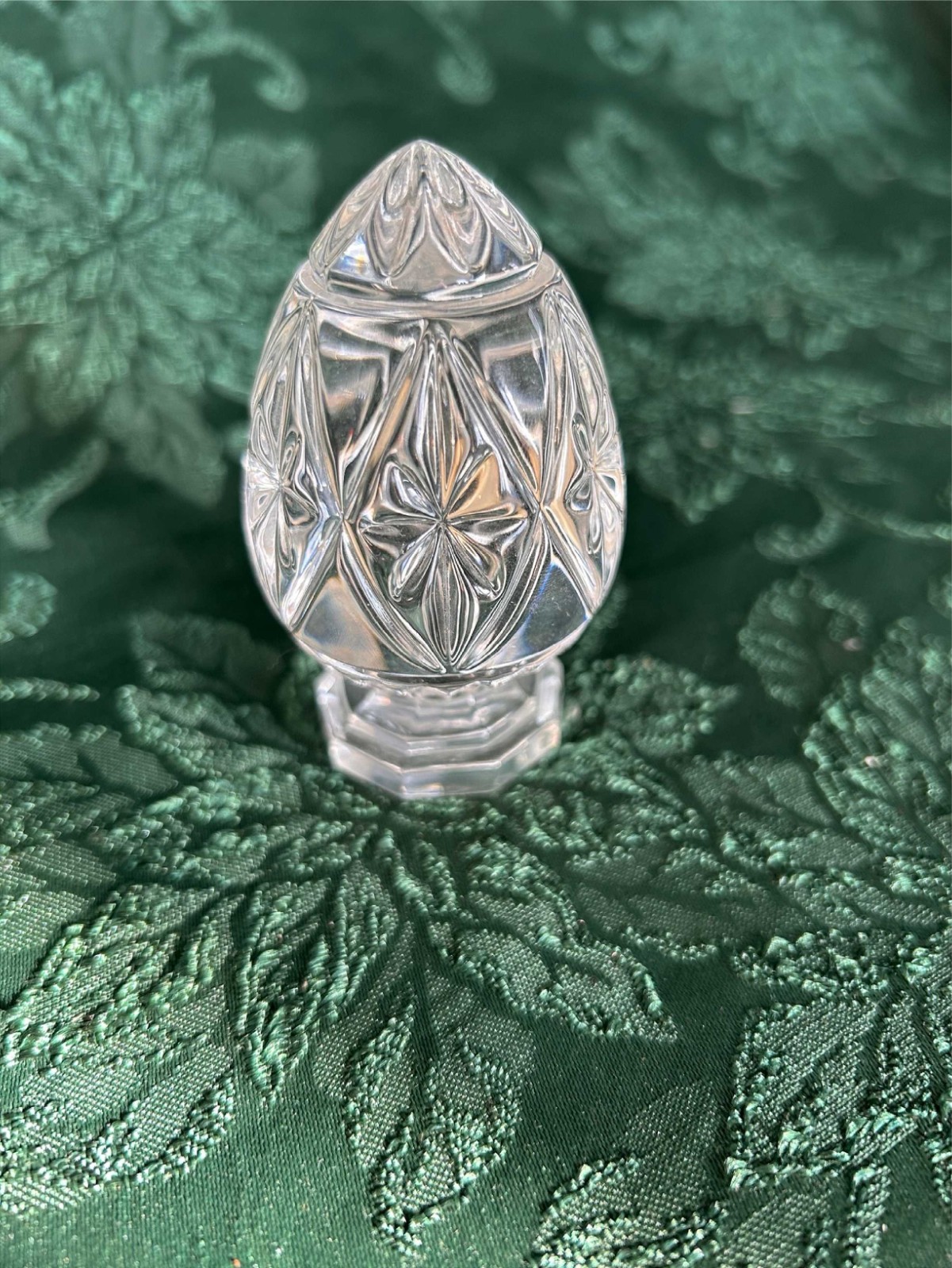 BLEIKRISTALL Cut Glass Footed Egg Paperweight – 24 lead Crystal – Easter 🐣
