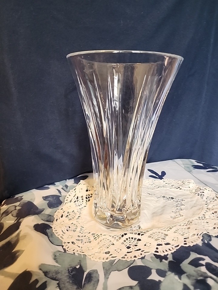 Stunning Vintage Crystal Trumpet Vase – Fluted Sides & Footed Base – 10.5″ Tall