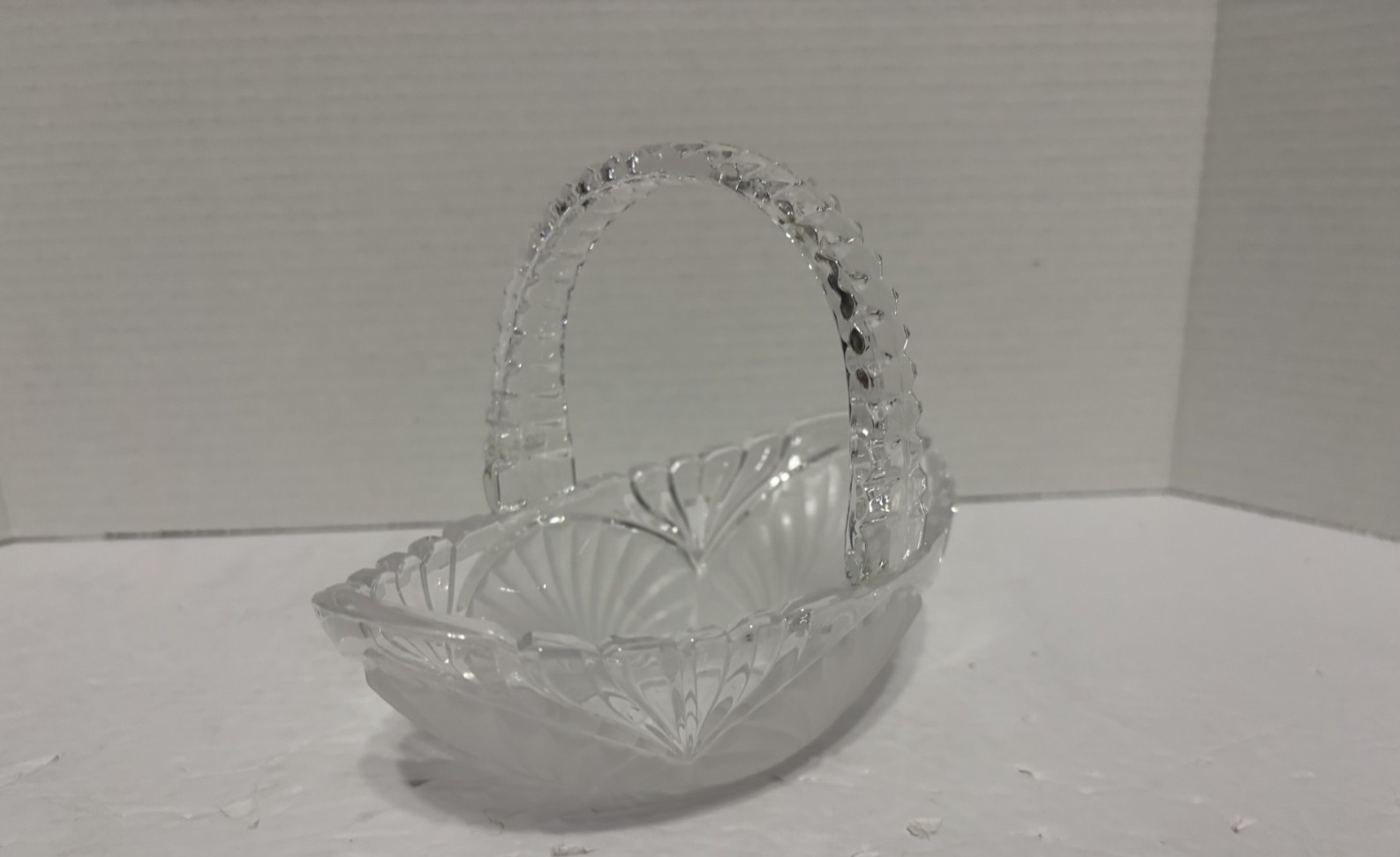 Cut Crystal Glass Basket Clear with Frosted Etched Seashells Decorative Handle