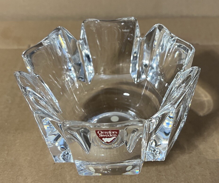 Vntg Signed Orrefors Crystal Glass Sweden 6 Panel Scalloped Top Design Bowl Vase