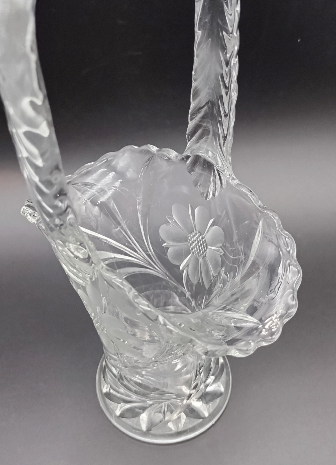 Duncan & Miller Glass Brides Basket * Wheel Cut Flowers Daisy & Scalloped Rim 7″
