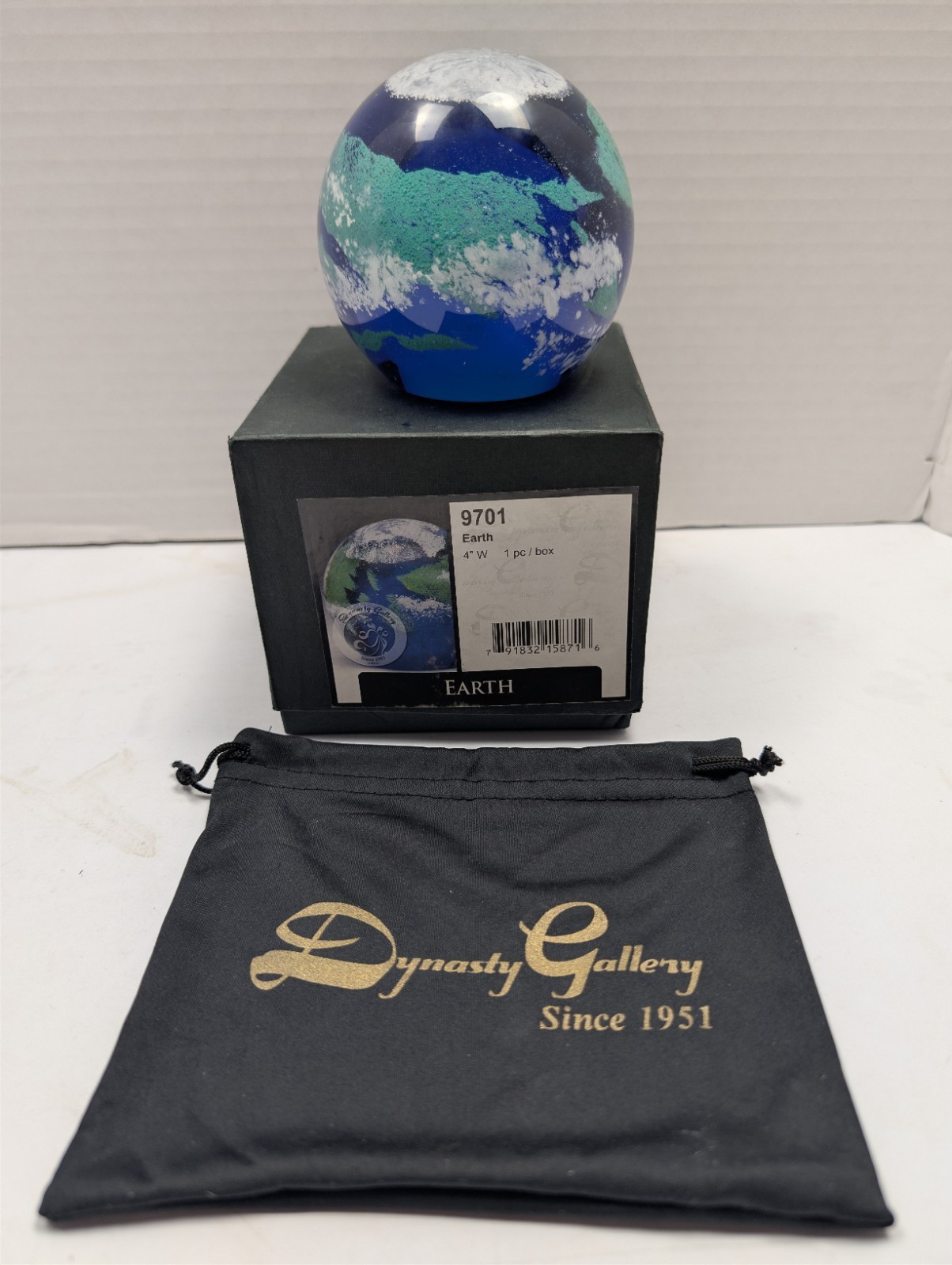 Dynasty Gallery Earth Art Glass Paperweight 4″ Glow In The Dark W Box & Pouch