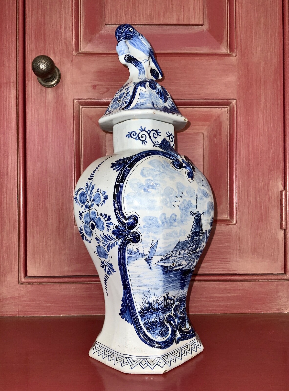 ANTIQUE TICHELAAR MAKKUM DUTCH DELFT BLUE LIDDED URN C. 1880-1895 WINDMILL HEART