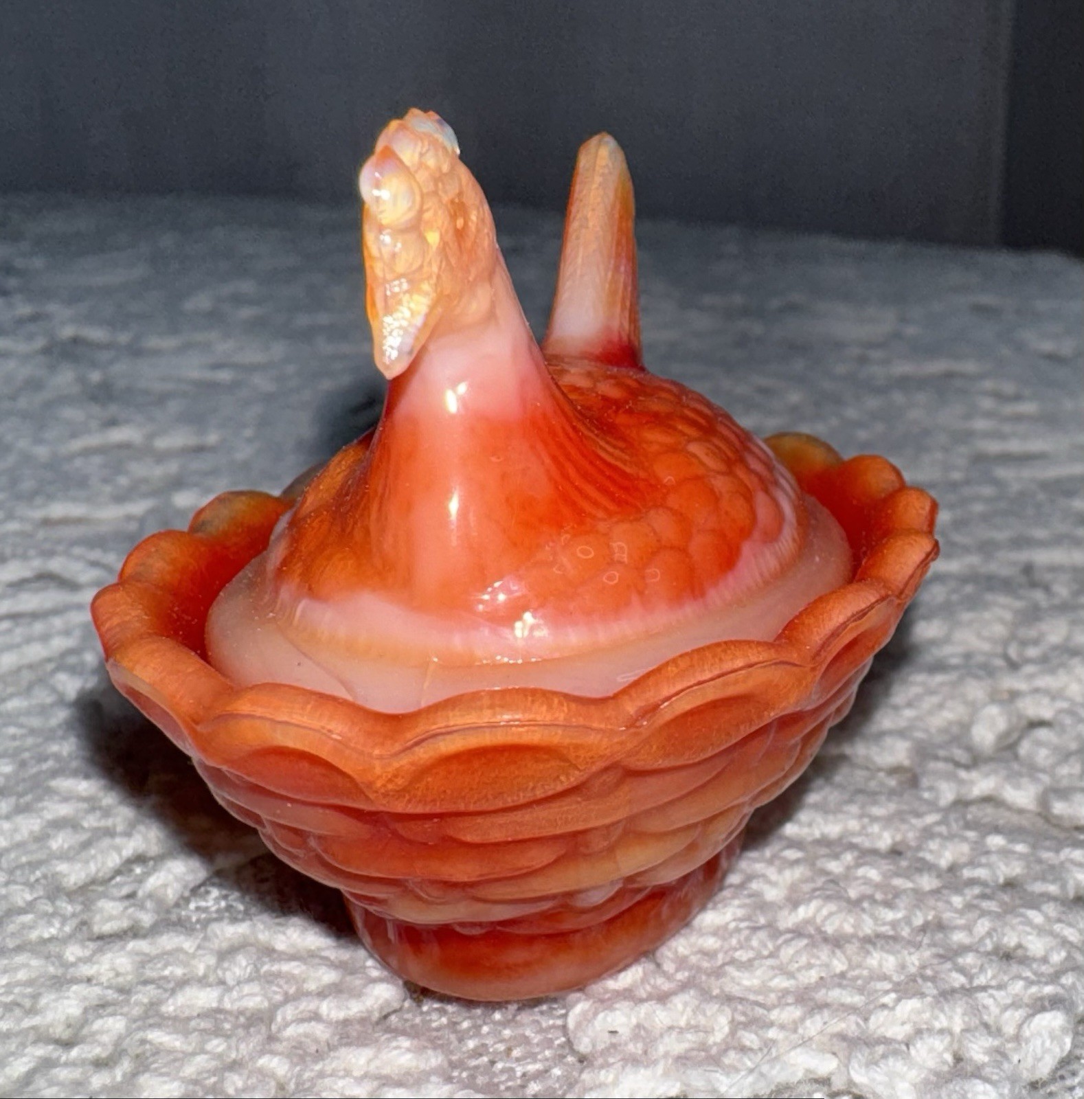 Boyd Art Glass Chick Salt HEN on NEST Mini HON #71 Indian Orange Slag Chicken