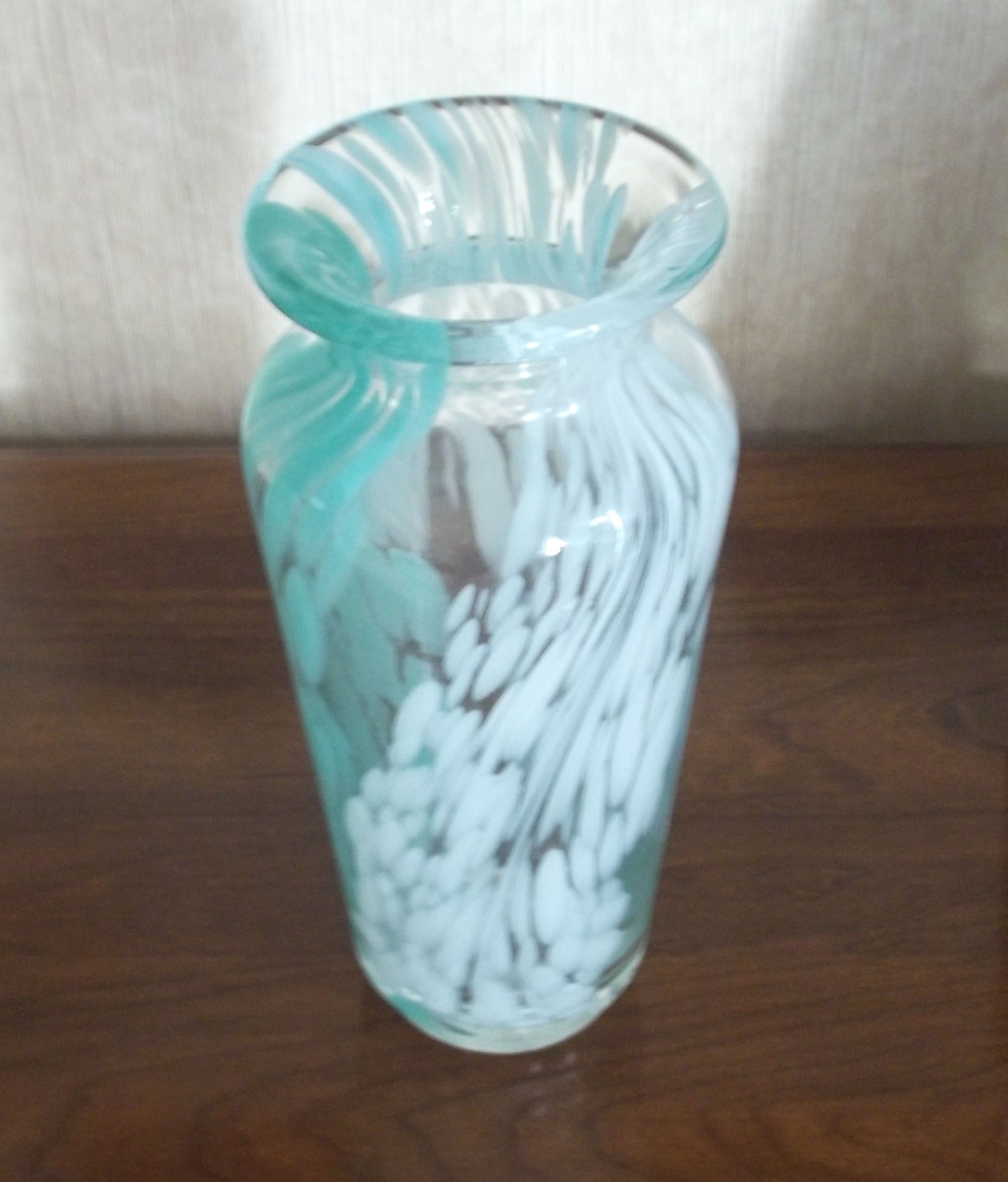 Vintage Monte Dunlavy 9″ Green-White-Clear Blown Glass Vase – MINT – Signed