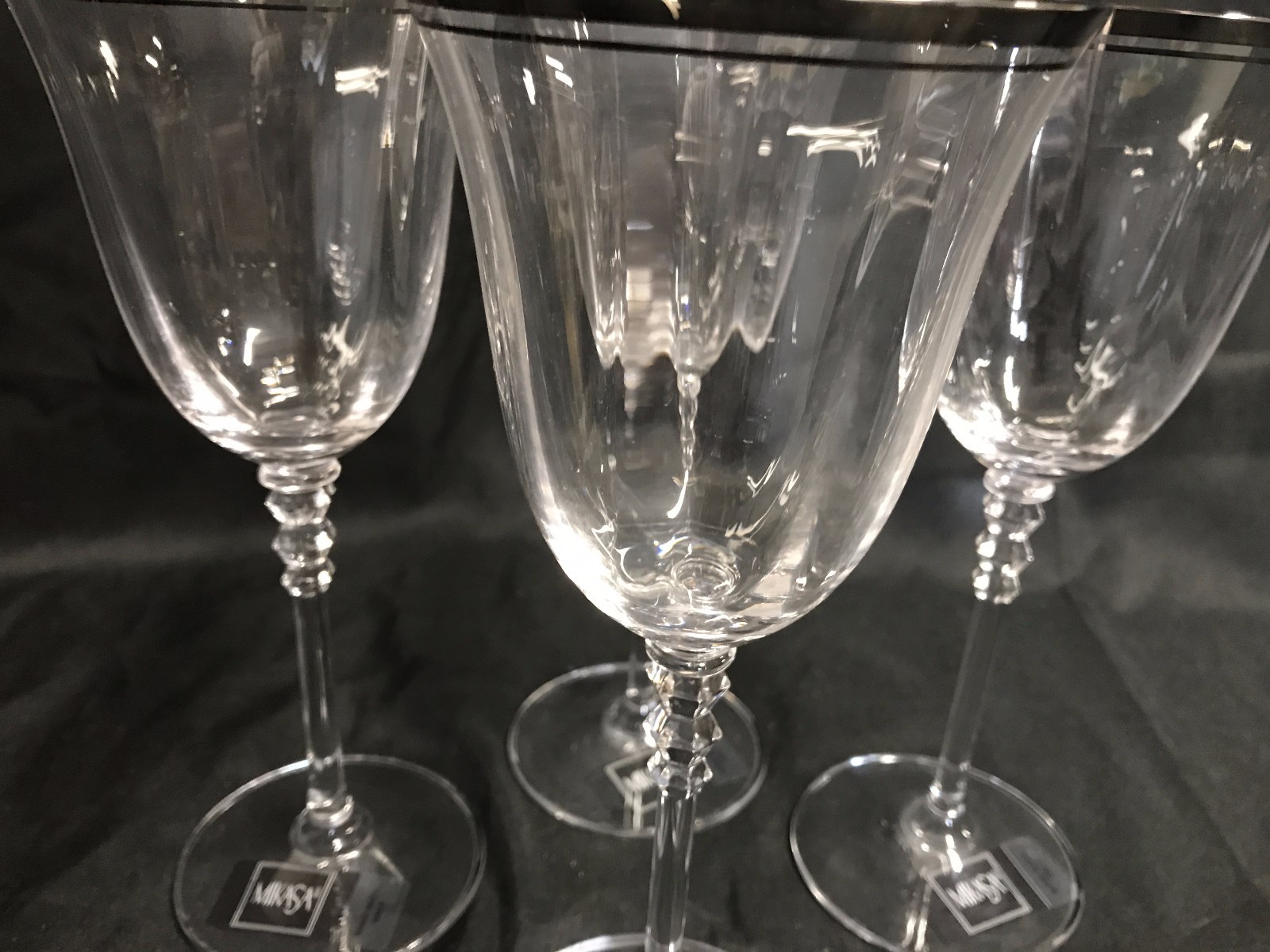Set of 4 ~ Mikasa “SONATO” Platinum Trim Wine Goblet ~ 8 1/4″ Tall
