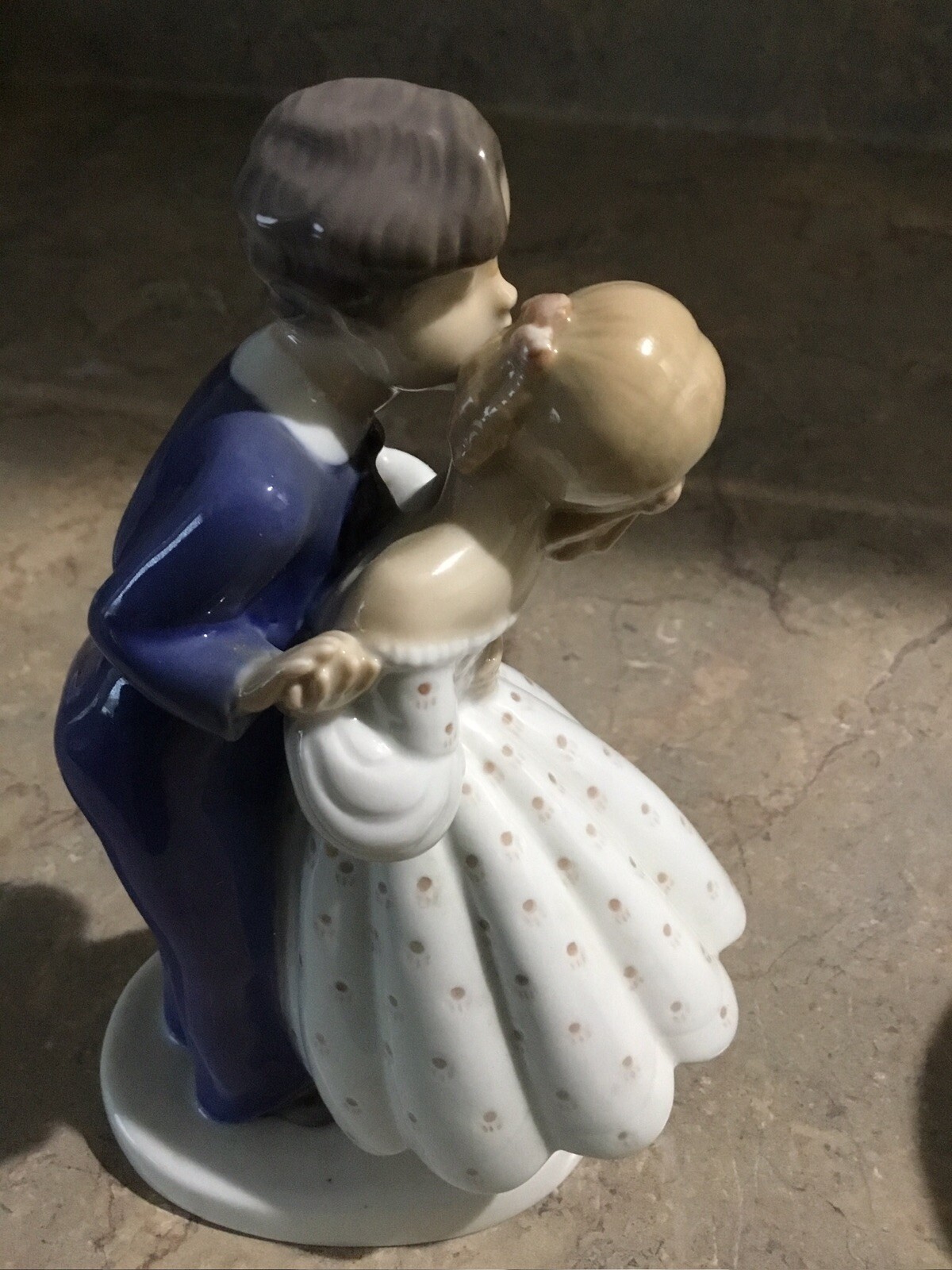 Vintage Bing & Grondahl Denmark “FIRST KISS” Boy Kissing Girl #2162 NO BOX