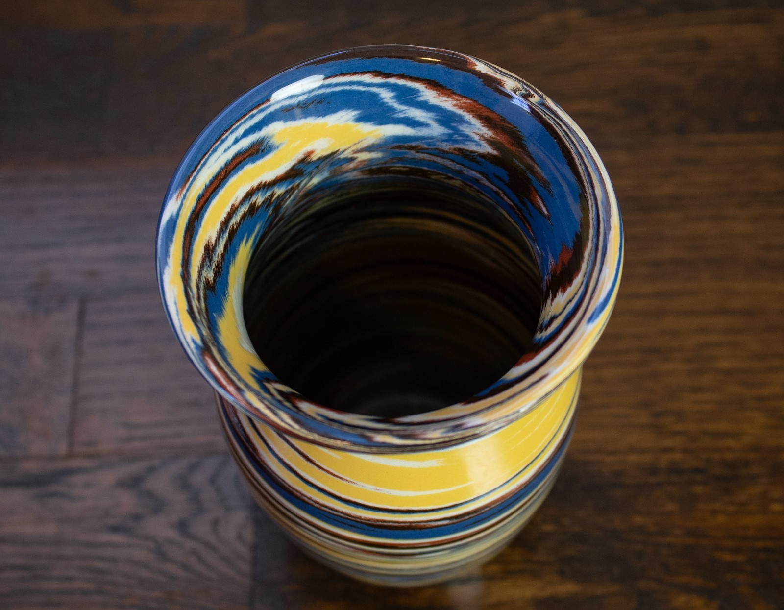 Vintage Desert Sands Pottery Swirled Yellow Blue Brown Glaze Vase 6″