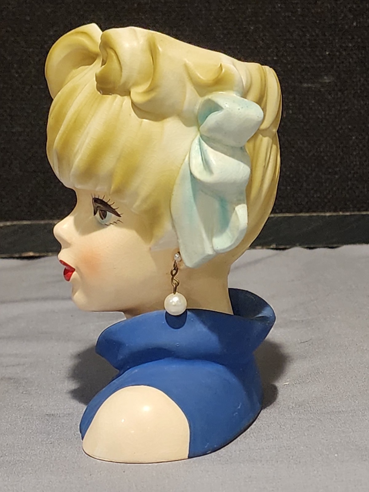 1960’s ENESCO LADY HEAD VASE TEAL DRESS HAIR BOW PEARL EARRINGS ORIG LABEL