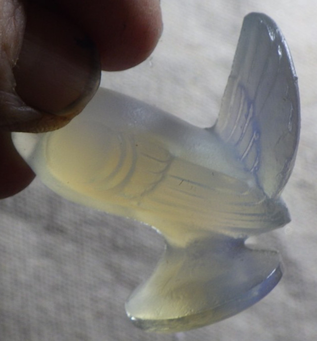 vintage Sabino Paris figurine opalescent art glass Dove pigeon 1 5/8 MINT