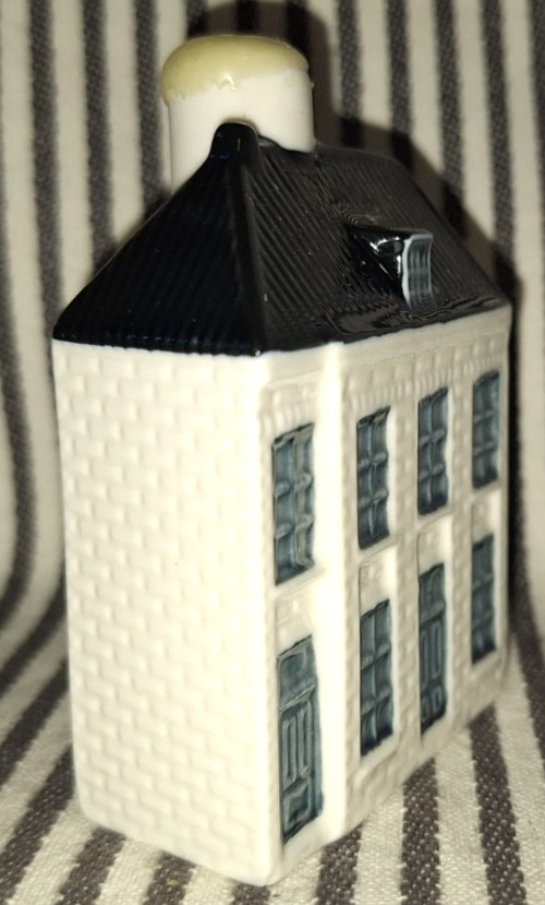 Empty KLM DUTCH DELFT HOUSE 106 – NO Alcohol
