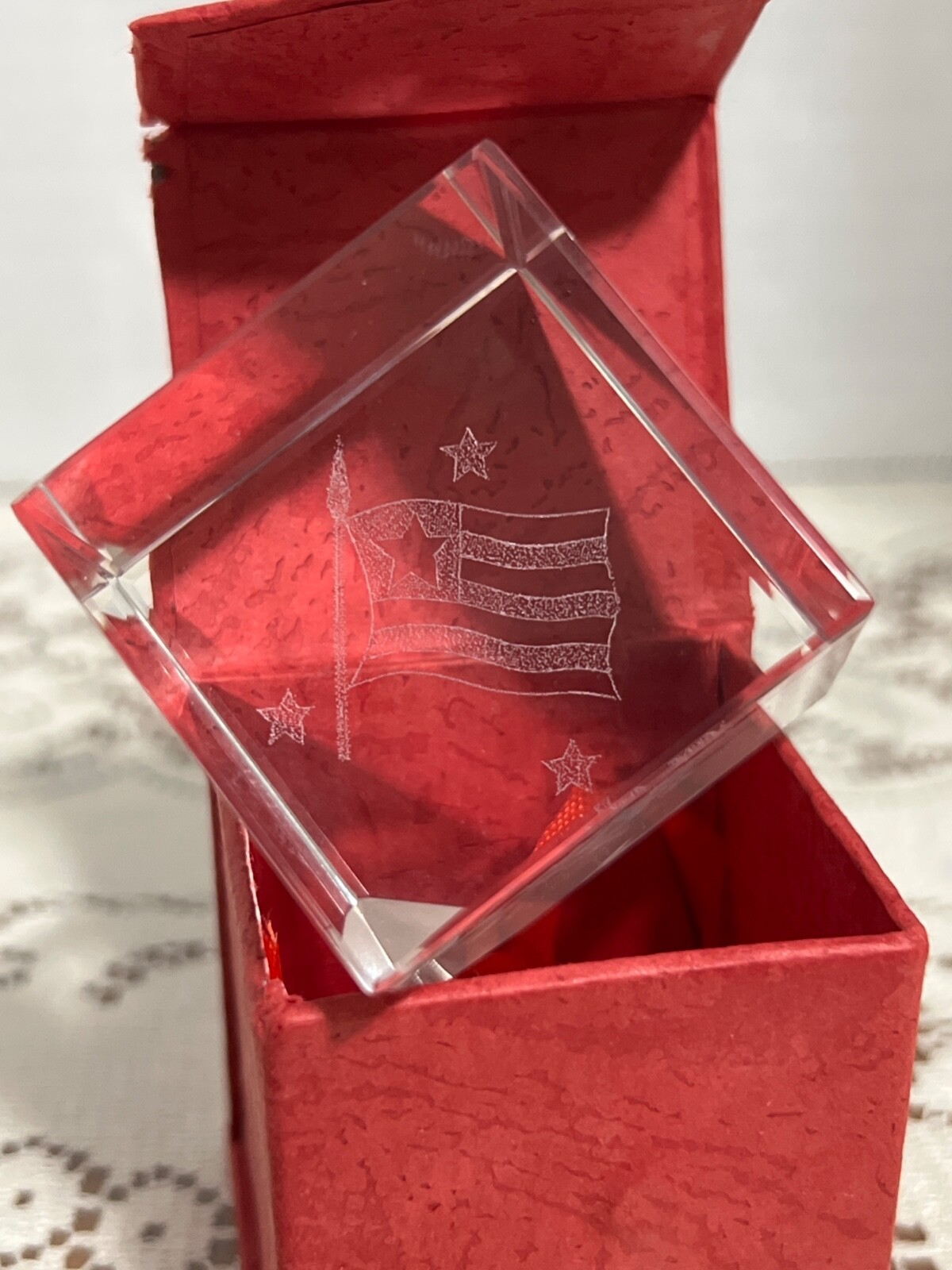 American Flag Patriotic 3D Laser Etch Glass Cube Hologram Paperweight