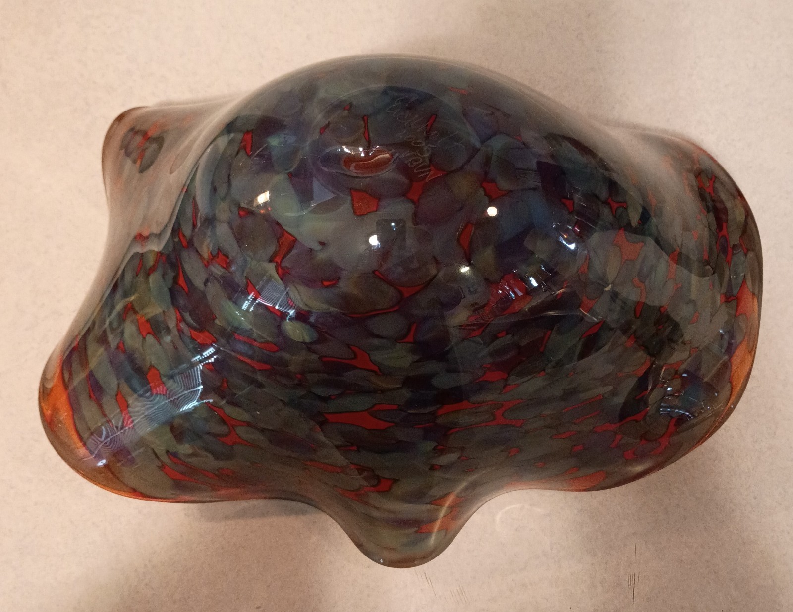 2005 Large Signed Robert Eickholt Red Confetti Wavy Art Glass Vase/Bowl