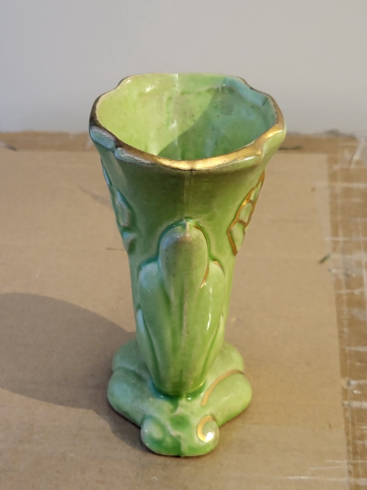 Apco American Bisque Green 22 Kt Gold Cornucopia Vase Hand Painted 4 3/4 Vintage