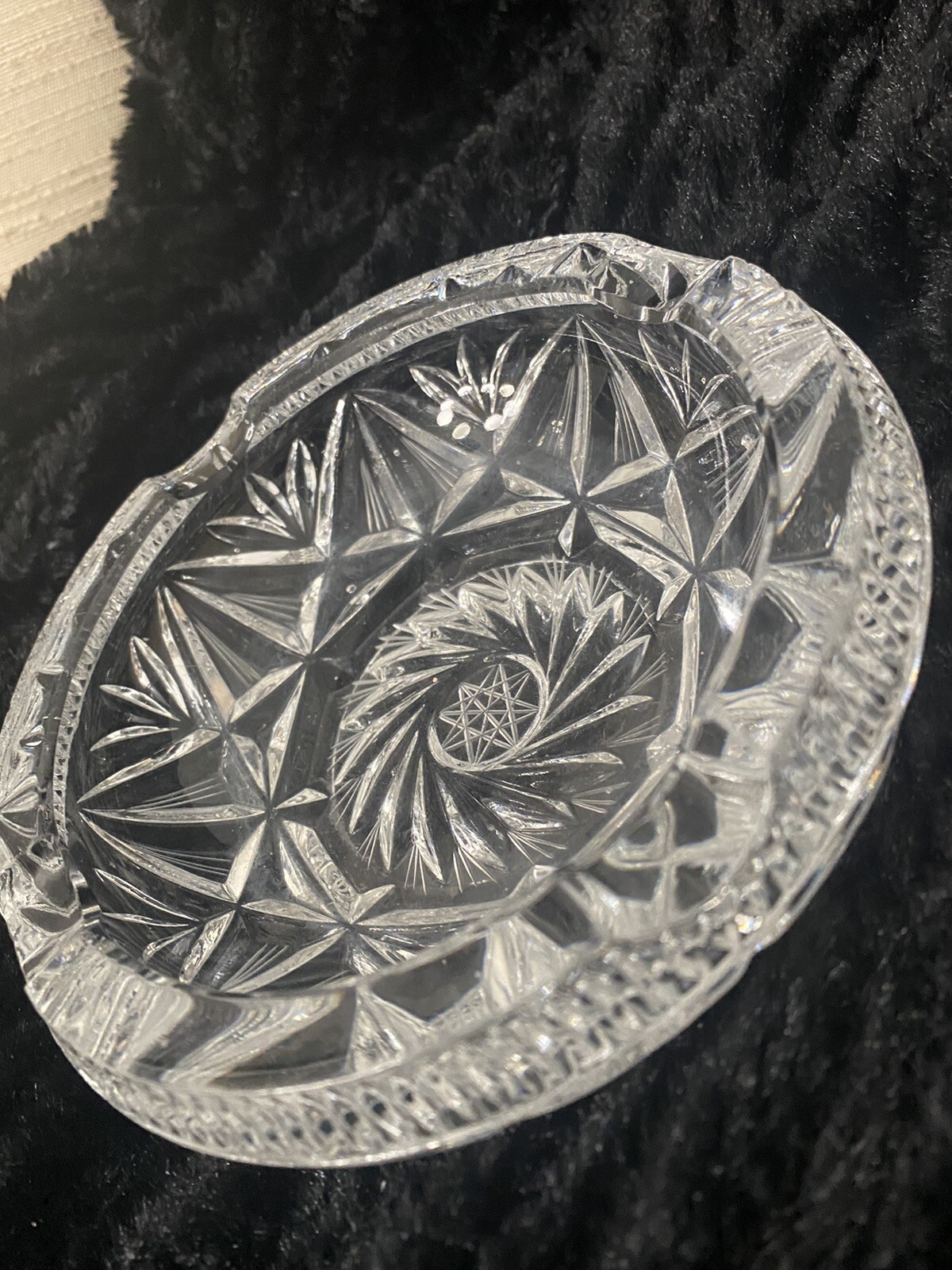 beautiful crystal cut glass ashtray 5 1/2 inches wide