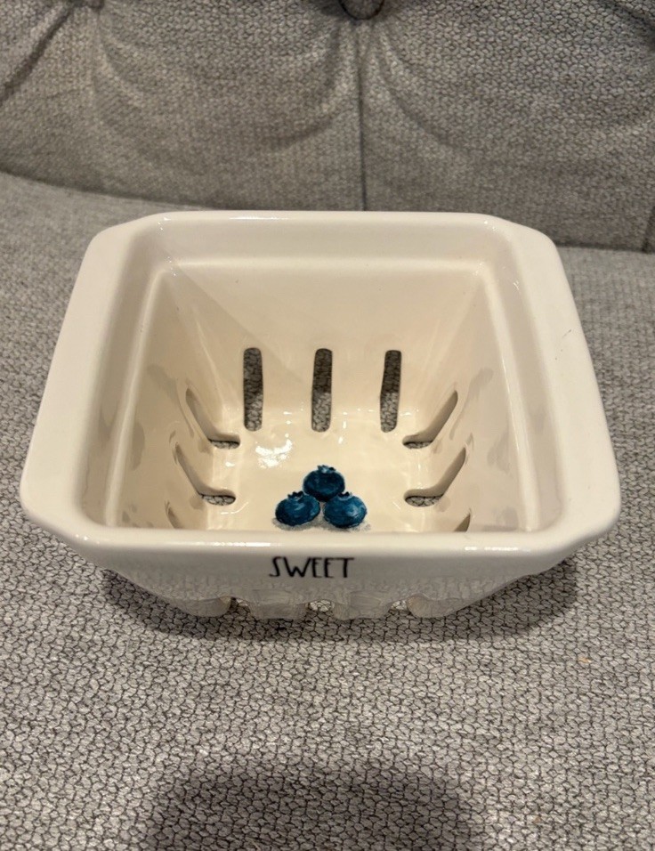 Rae Dunn SWEET Blueberry Ceramic Basket with Colander – NWOT! home kitchen decor