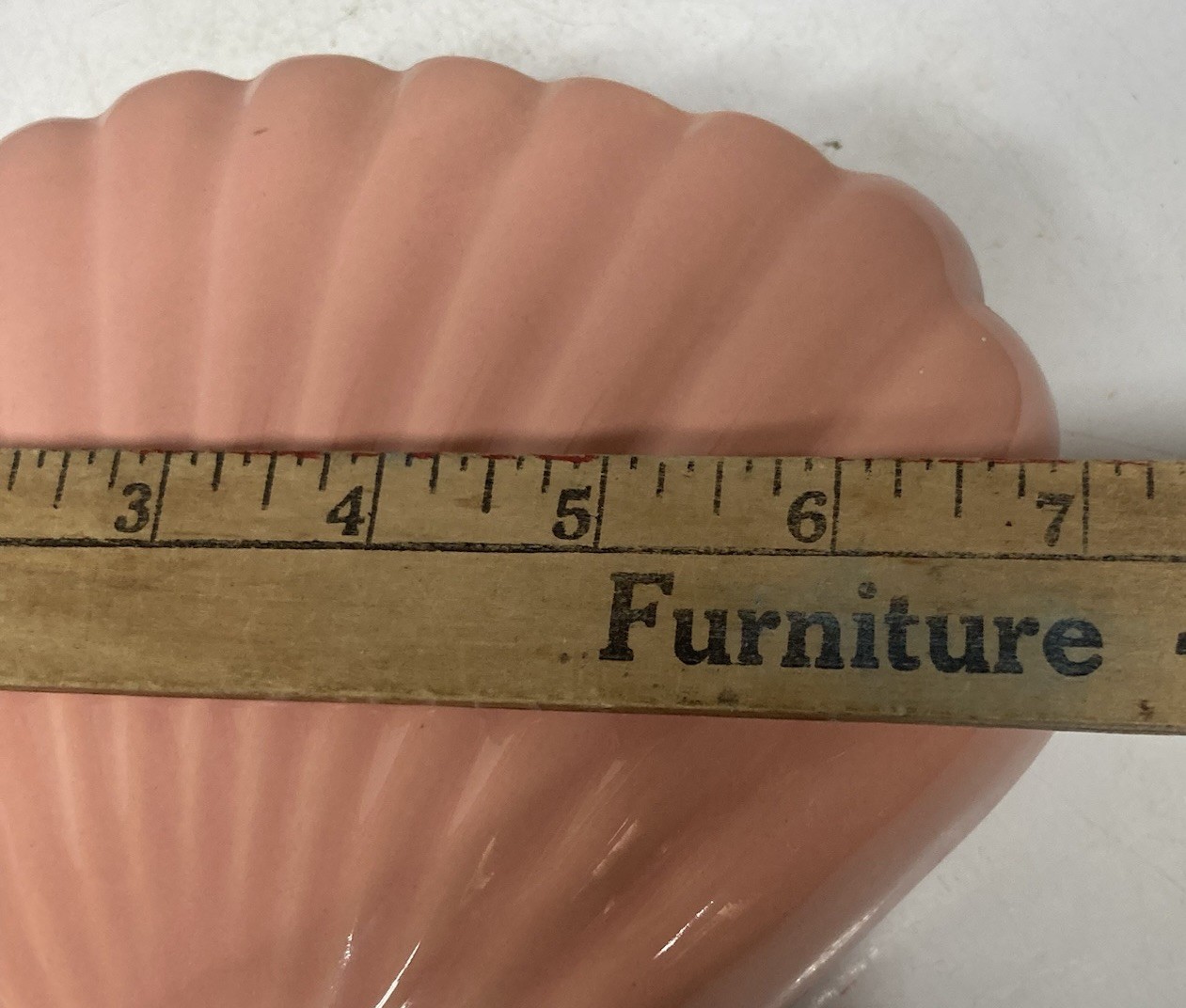 Vintage Art Pottery Ceramic Clamshell Fan Vase Coral Dusty Pink 6.5” X 7” EUC