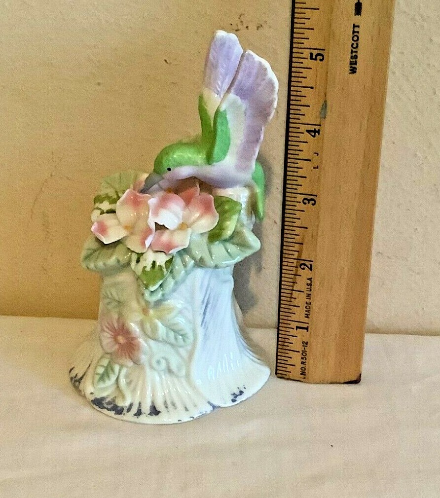 Porcelain Floral Humming Bird Feeding/Nectar Hand Bell White/Green/Pink/Purple
