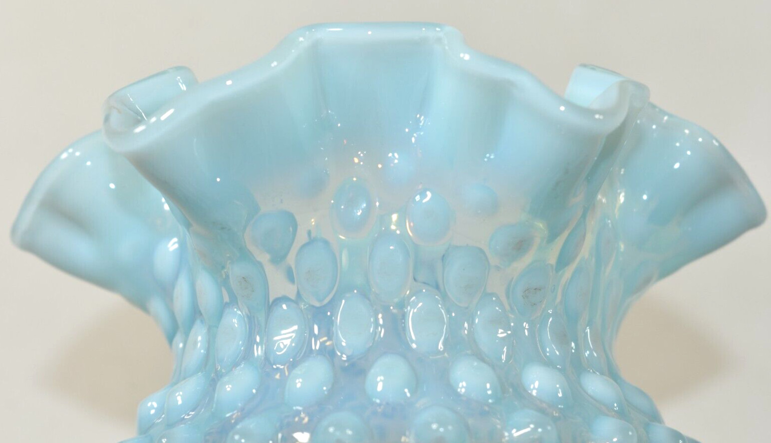 Vtg Fenton Aqua Turquoise Blue Opalescent Hobnail Ruffled Art Glass Vase 4.5″