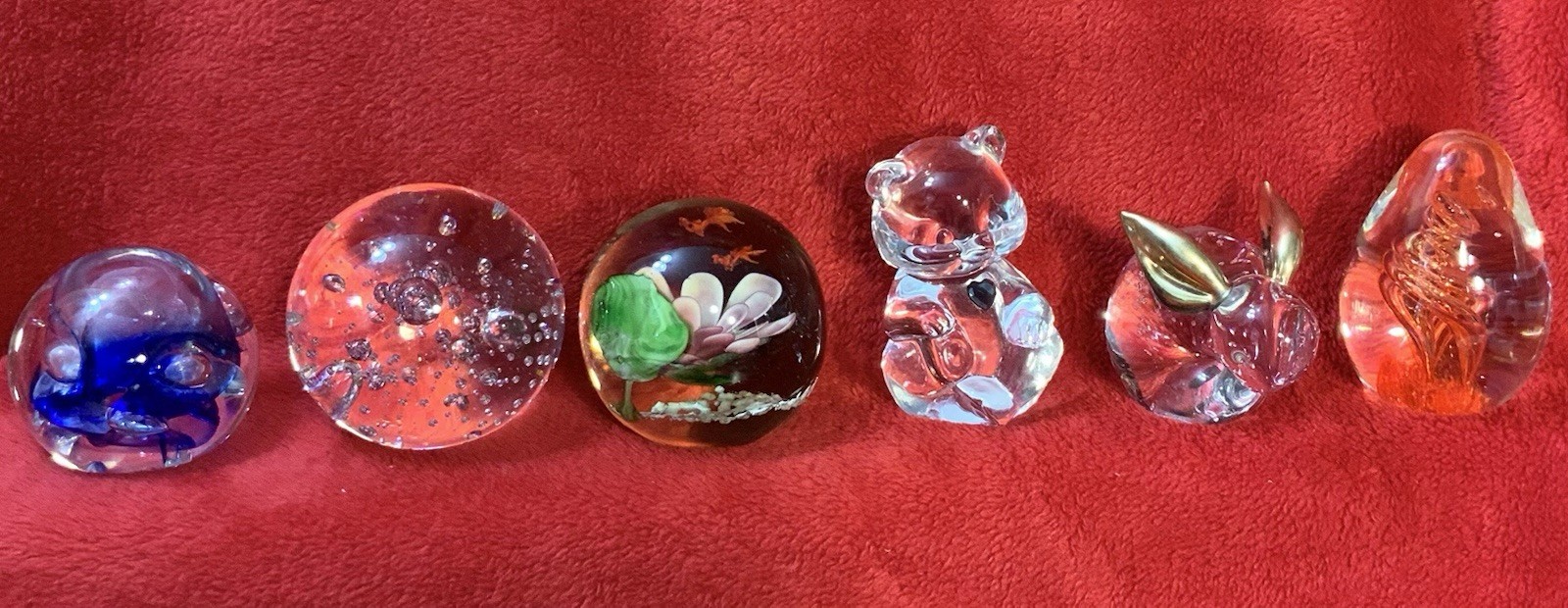 LOT OF 6 VINTAGE PAPERWEIGHTS, SEAPOOT, FENTON, KARG…..(3) UNBRANDED