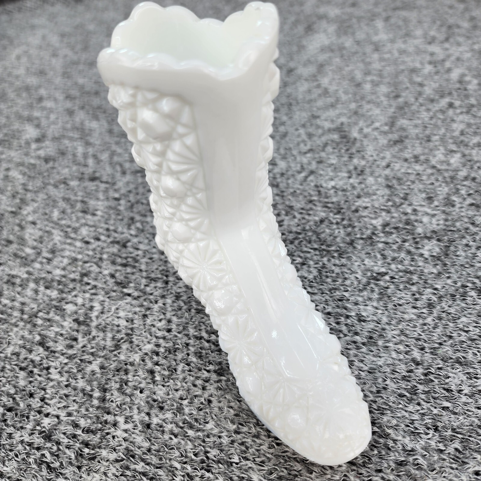 Fenton Milk Glass Boot Small 4″ Vase Figurine White Daisy Button Pattern