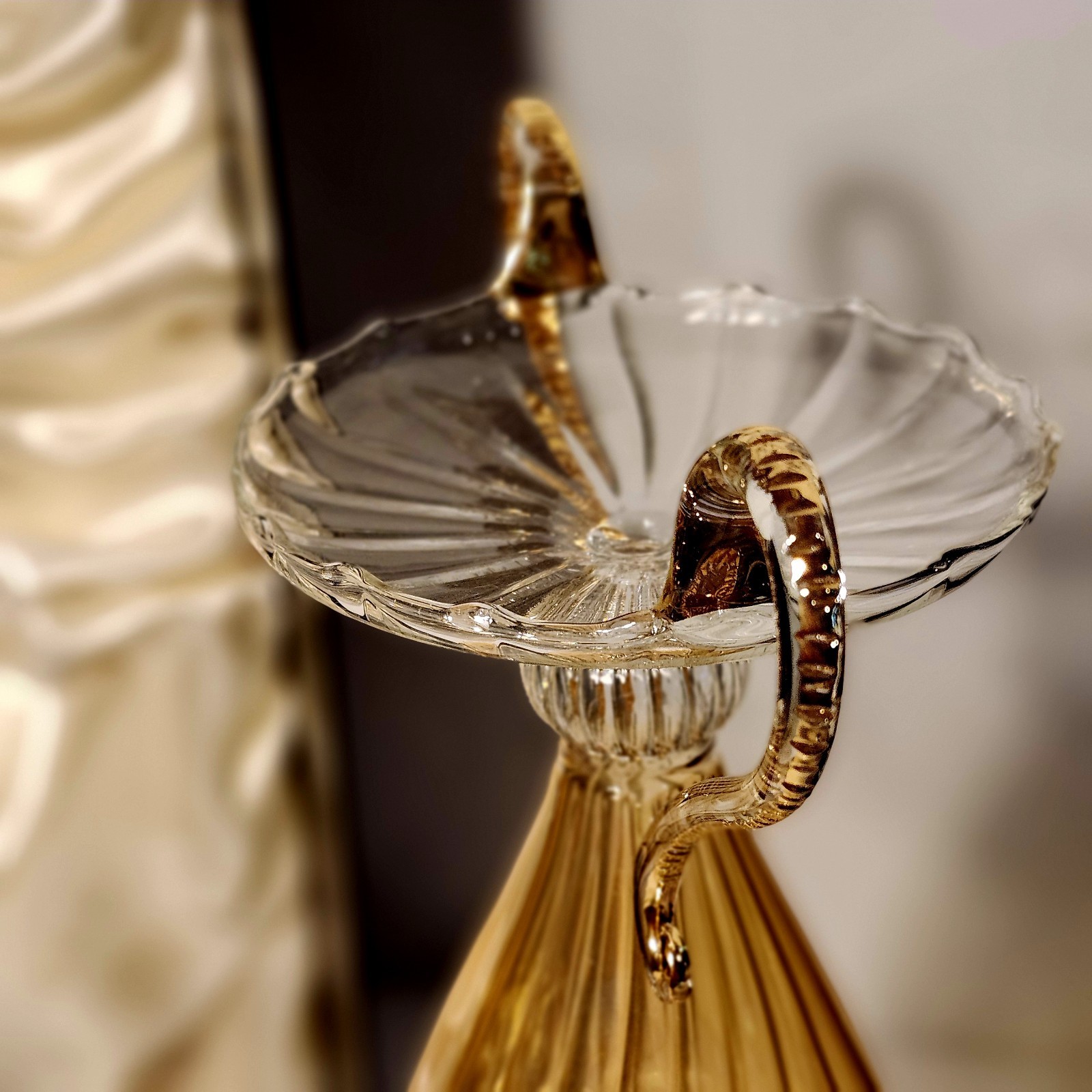 Bombay Venetian Art Glass Sculpture Decor, Amber, 14.5″ Tall w/Orig Box