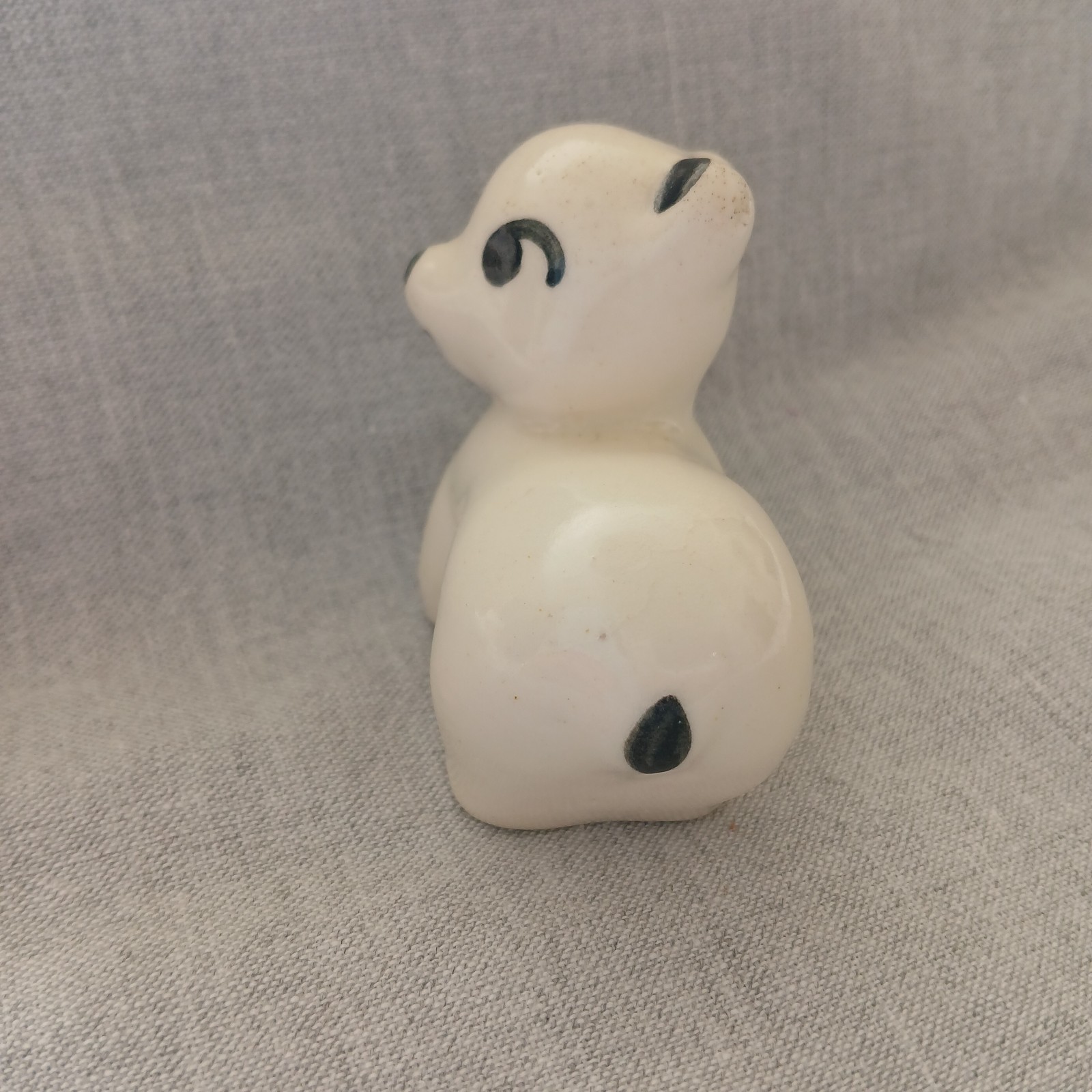 Vtg Rio Hondo California Pottery Bright White Polar Bear Cub with black accents