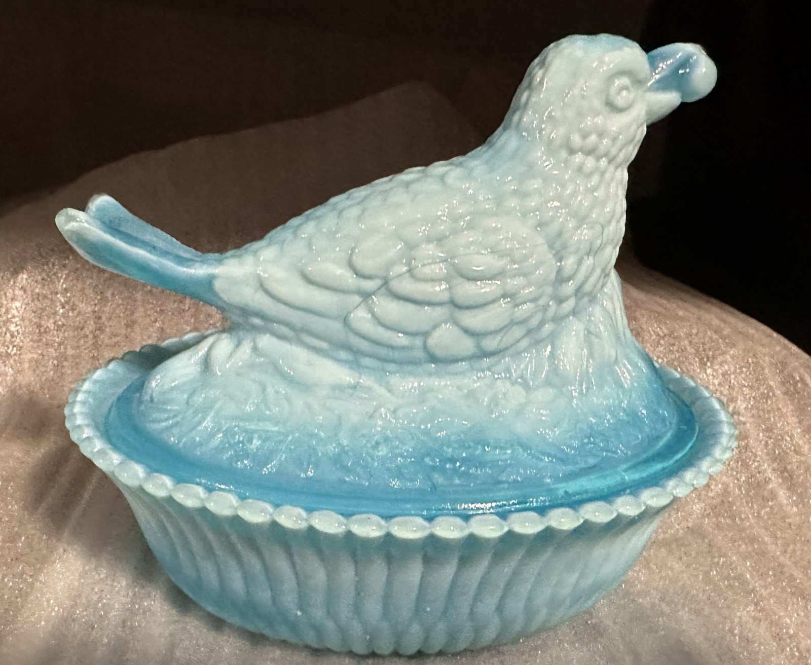 Boyd Glass 5 inch Robin on Nest Waterloo