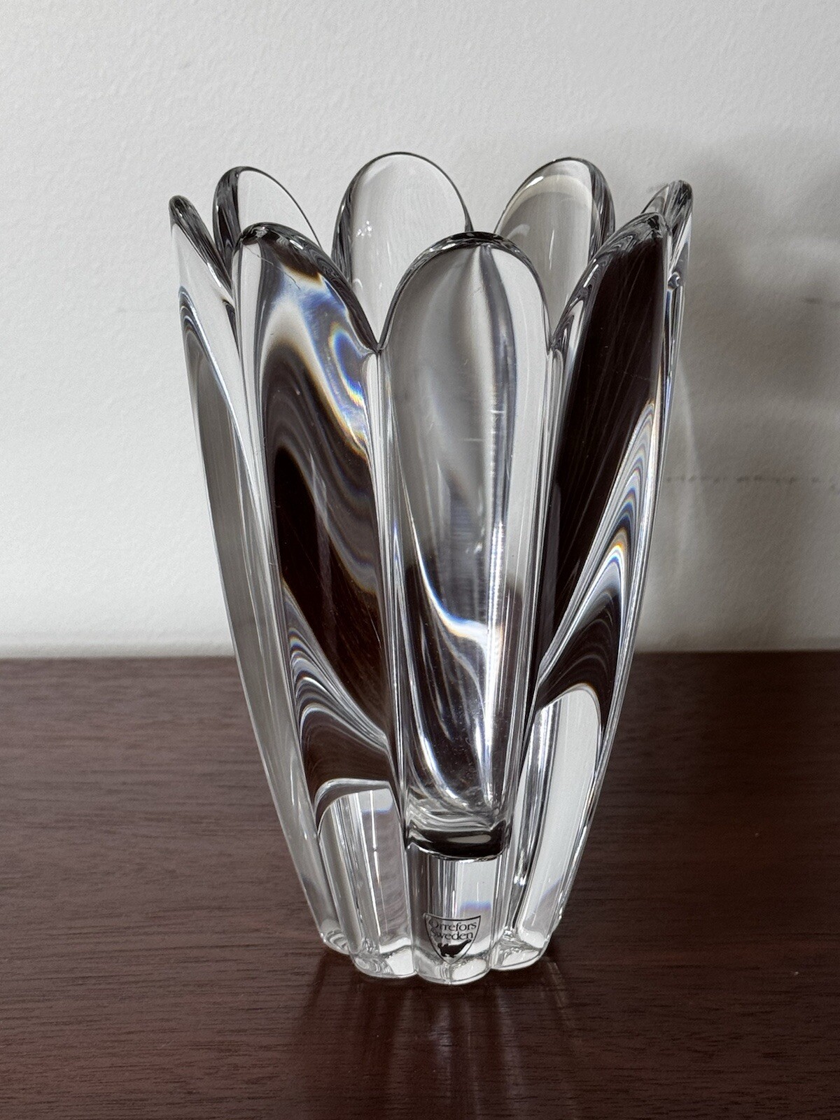 Mayflower By ORREFORS Sweden 8 Petals Tulip Shape Vase 6 1/2 Inches Tall